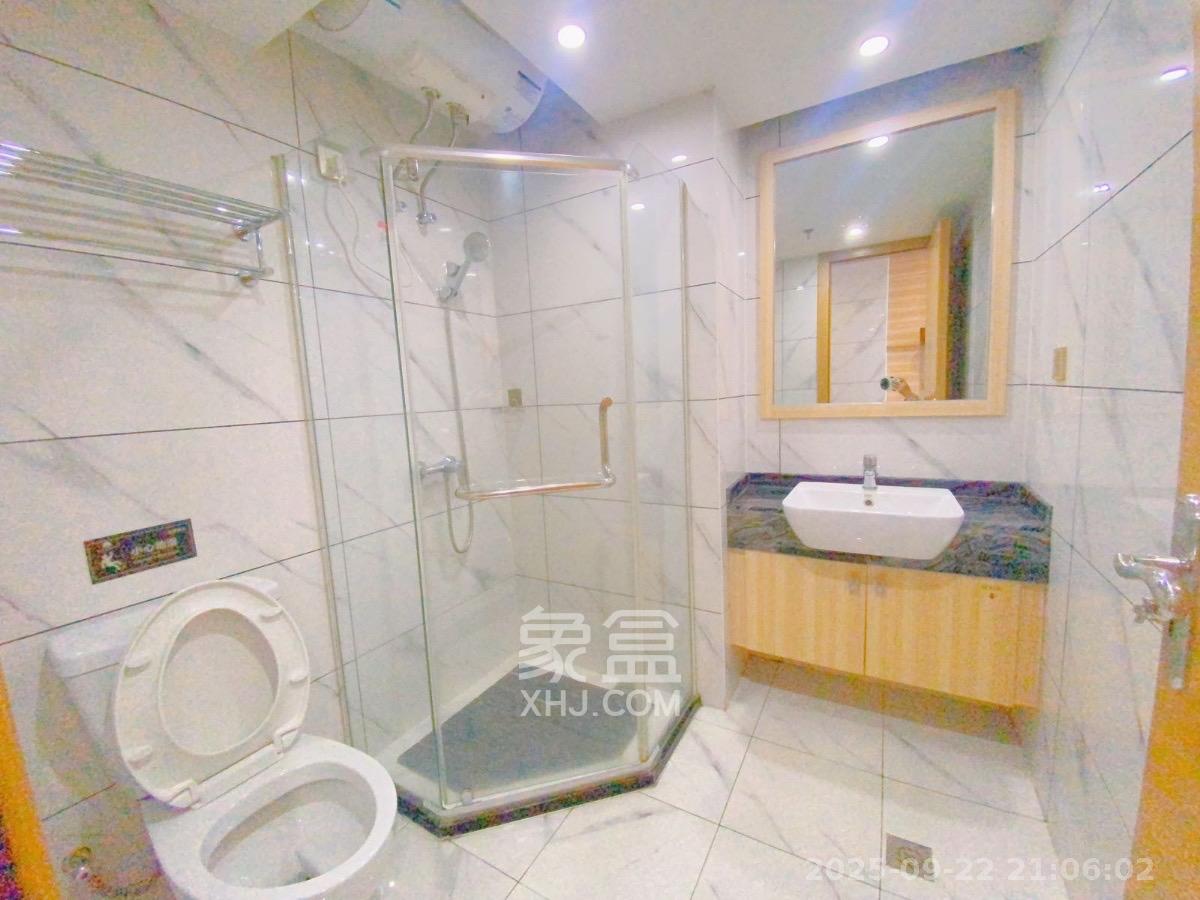 众东国际 1室1厅1卫 2200.0元/月 众东国际 1室1厅1卫 2200.0元/月室内图