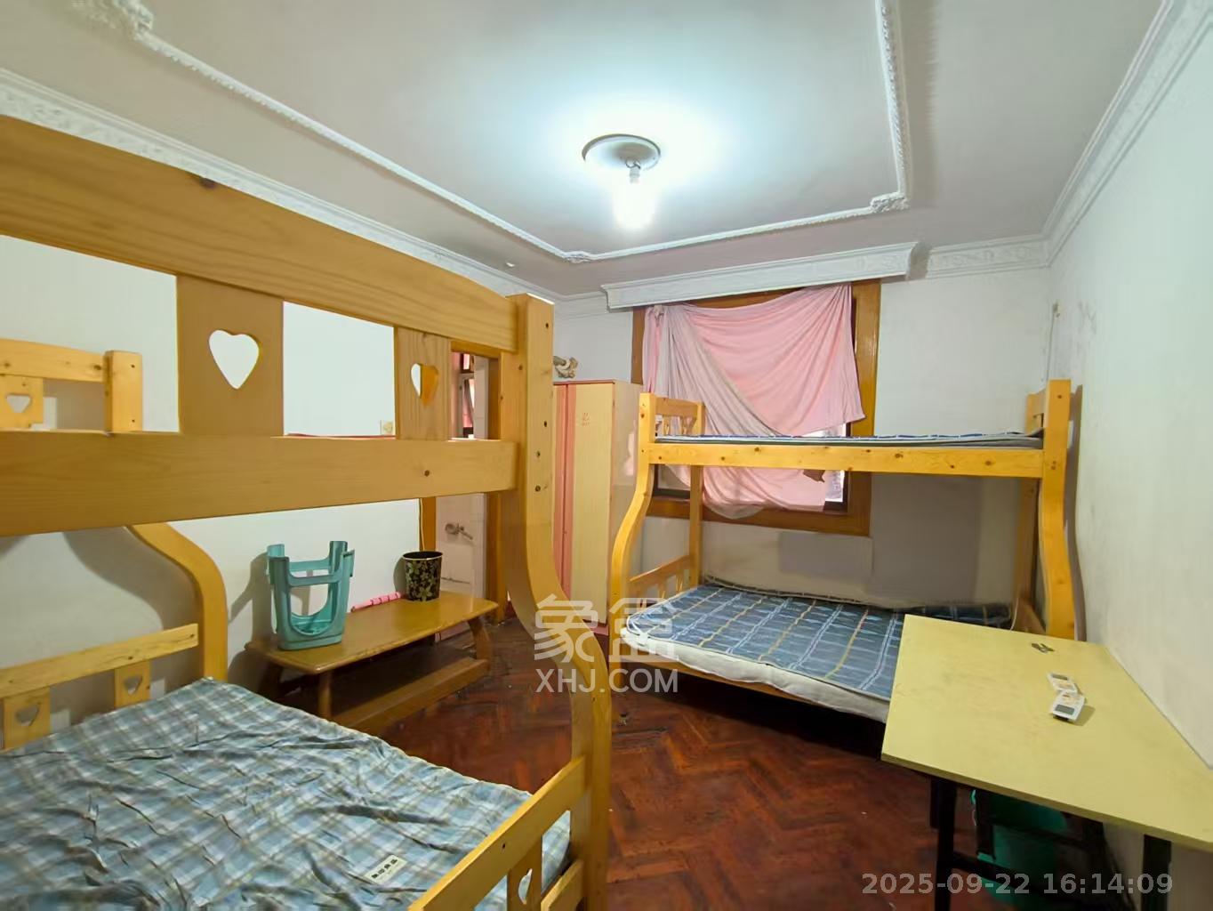 新富城  4室2厅2卫    3500.0元/月室内图