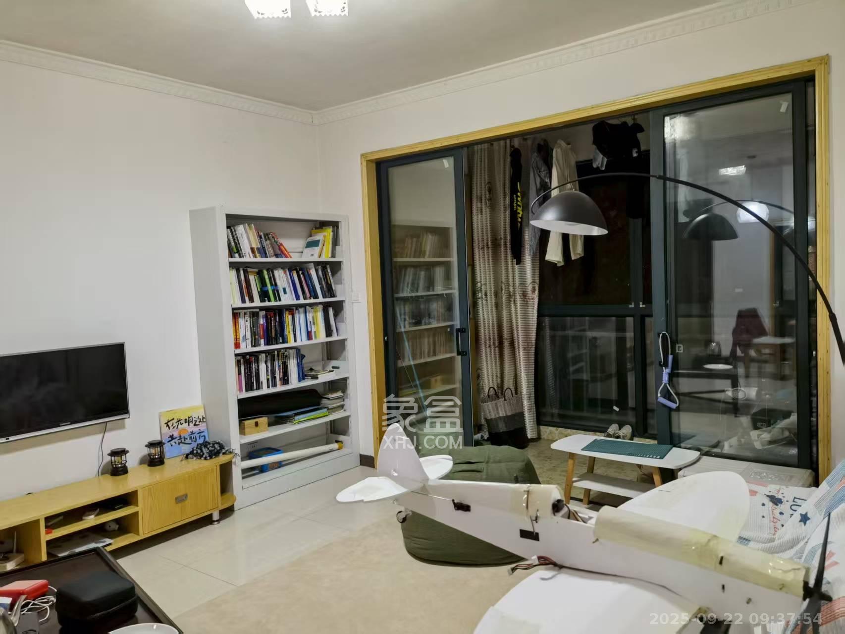 麓谷公馆（涉外国际公馆）  2室2厅1卫    2000.0元/月室内图