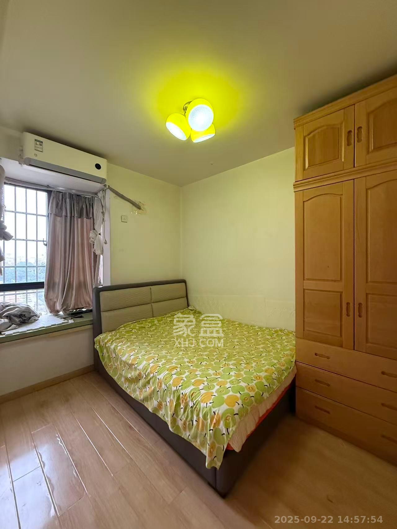 华润凤凰城一期  3室2厅2卫    2000.0元/月室内图