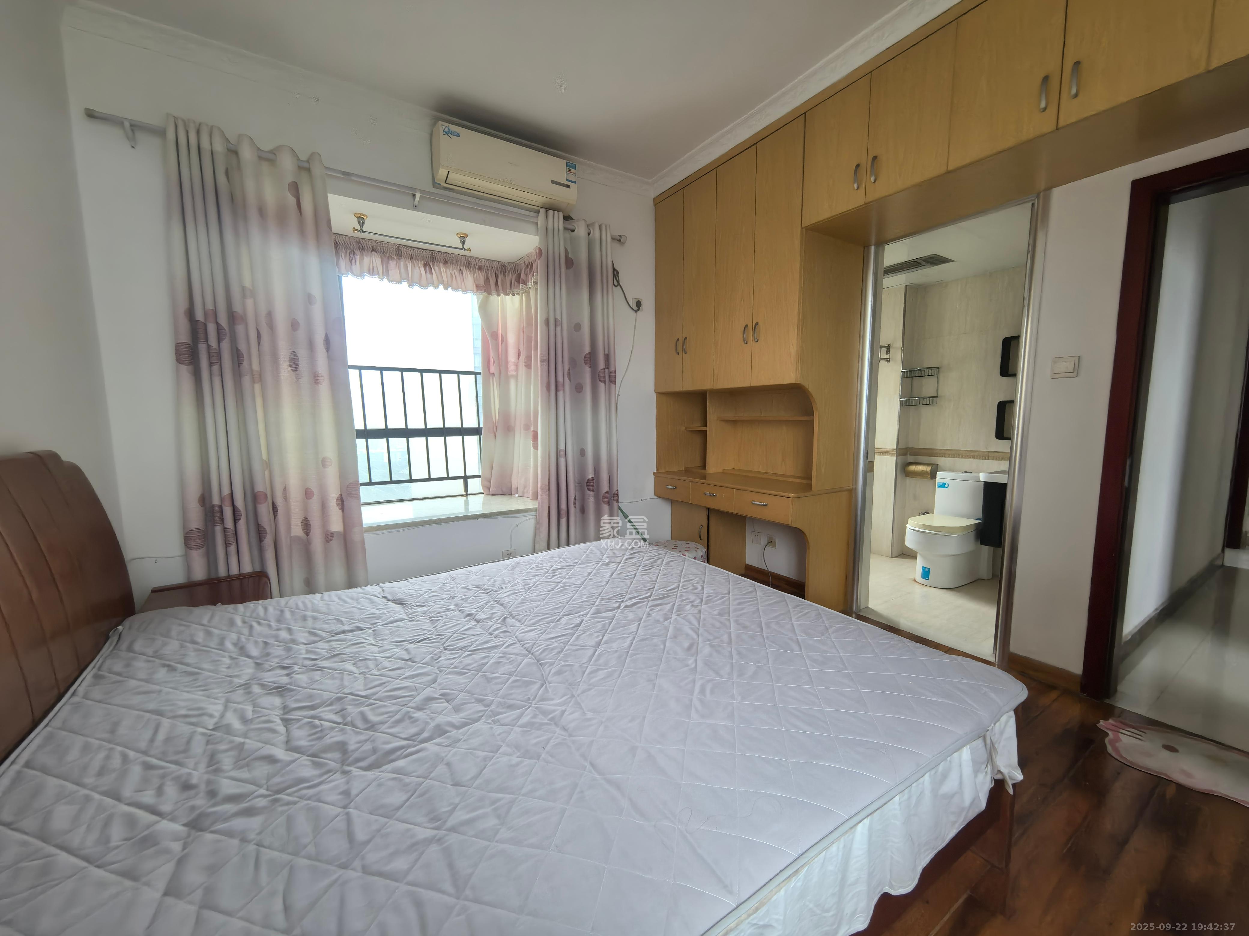 莱茵城 3室2厅1卫 2000.0元/月 莱茵城 3室2厅1卫 2000.0元/月室内图