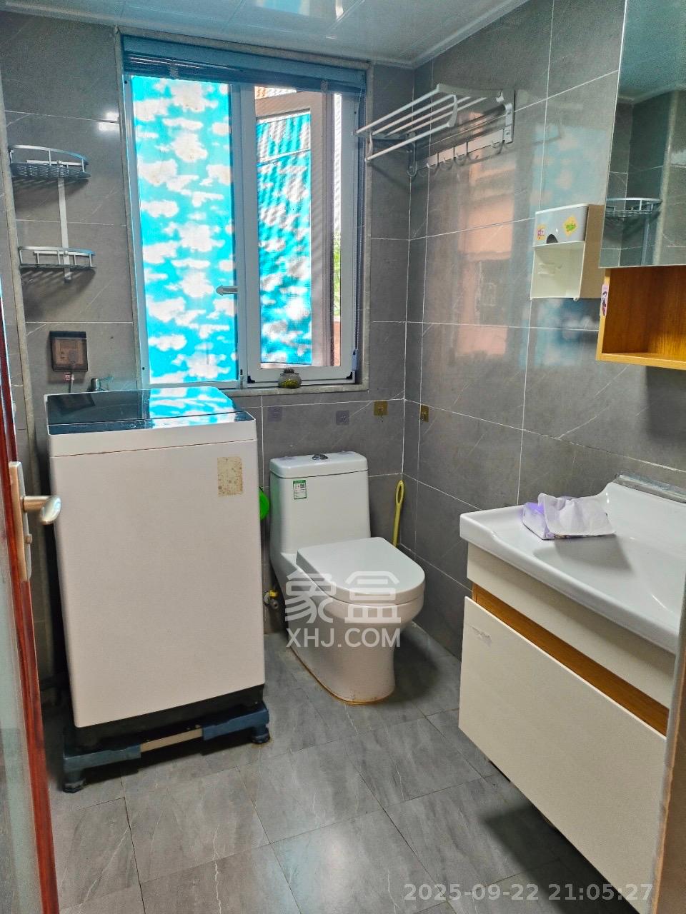 丽发新城 2室2厅1卫 1700.0元/月 丽发新城 2室2厅1卫 1700.0元/月室内图