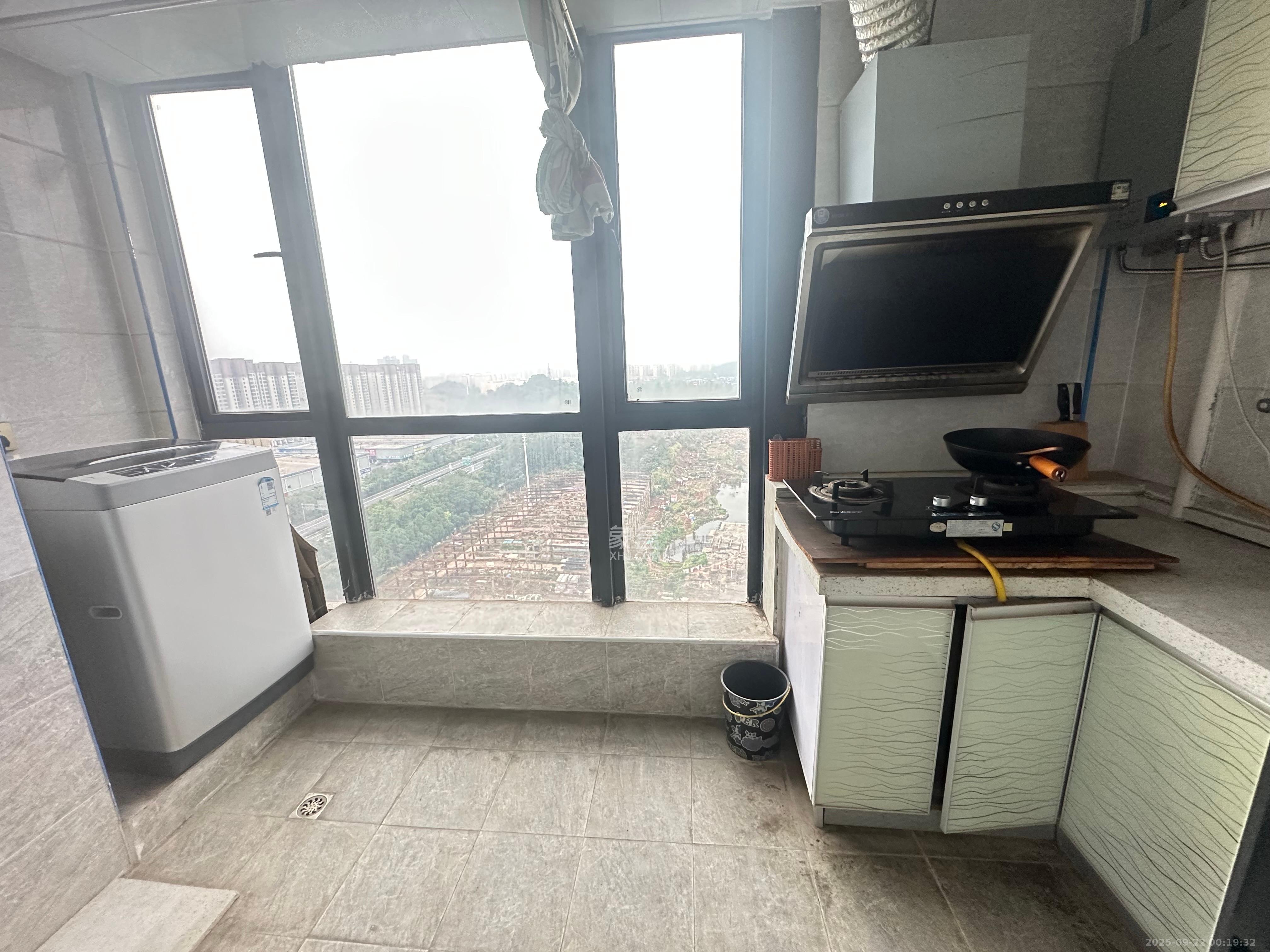 丰园城(鄱阳小区二期) 1室1厅1卫 1200.0元/月 丰园城(鄱阳小区二期) 1室1厅1卫 1200.0元/月室内图