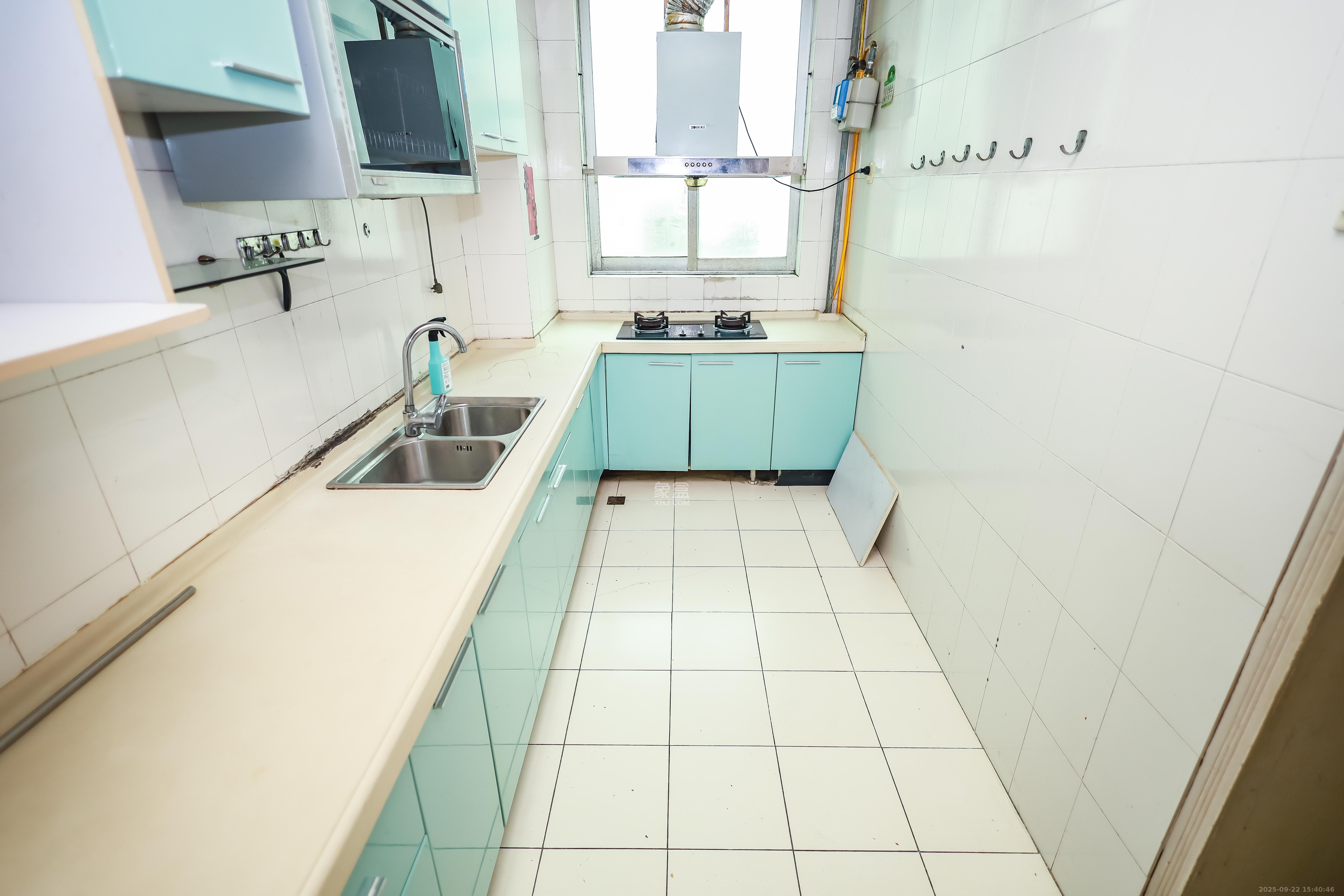 咸嘉新村嘉明苑 3室2厅2卫 98.0万 咸嘉新村嘉明苑 3室2厅2卫 98.0万厨房