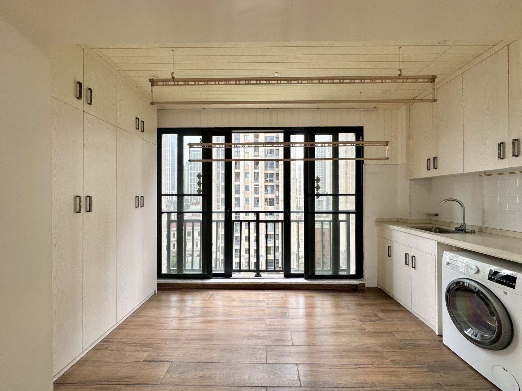 海航豪庭北苑 3室2厅2卫 7000.00元/月 海航豪庭北苑 3室2厅2卫 7000.00元/月室内图