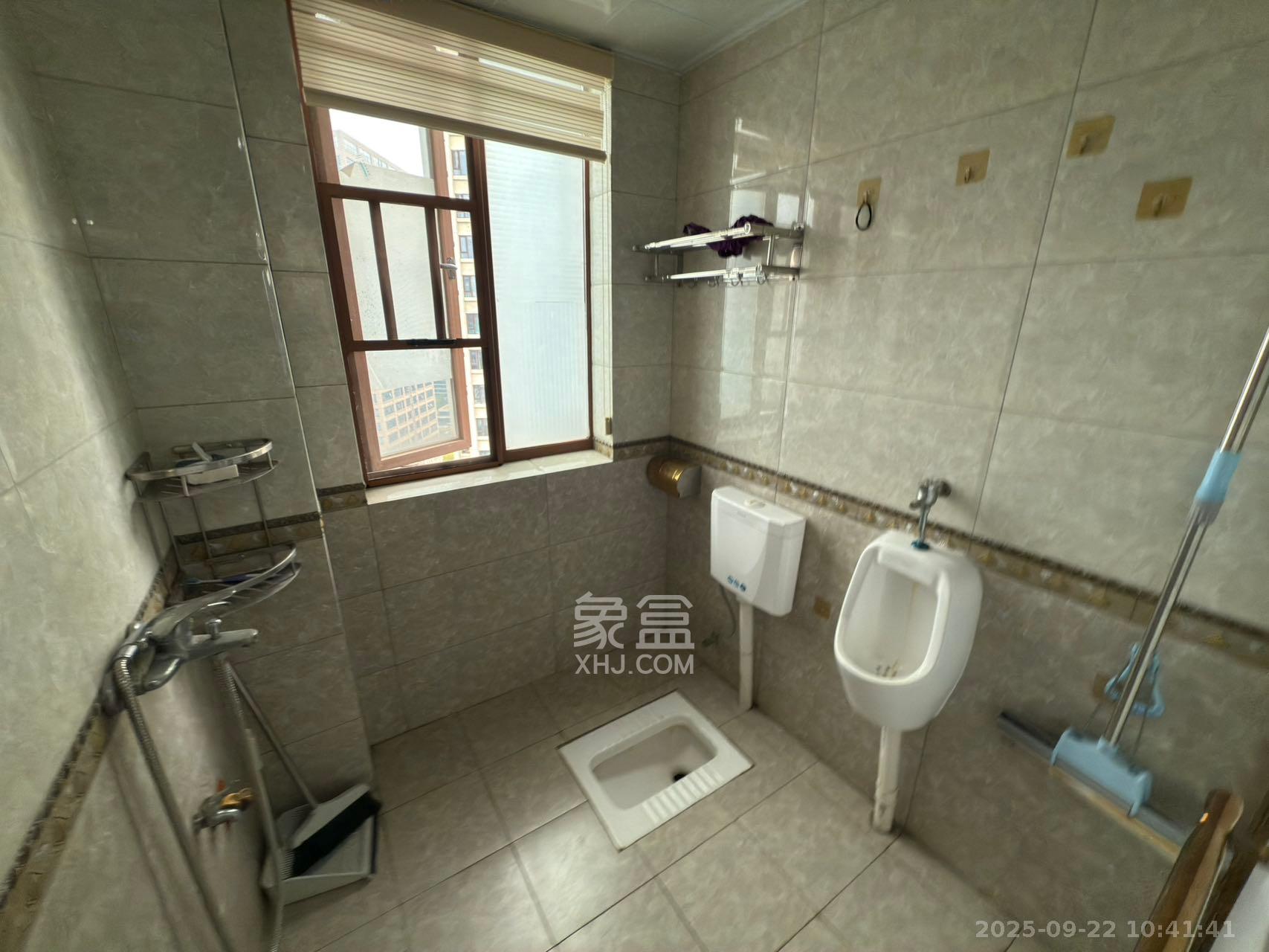 万里时代 4室2厅2卫 3000.0元/月 万里时代 4室2厅2卫 3000.0元/月室内图