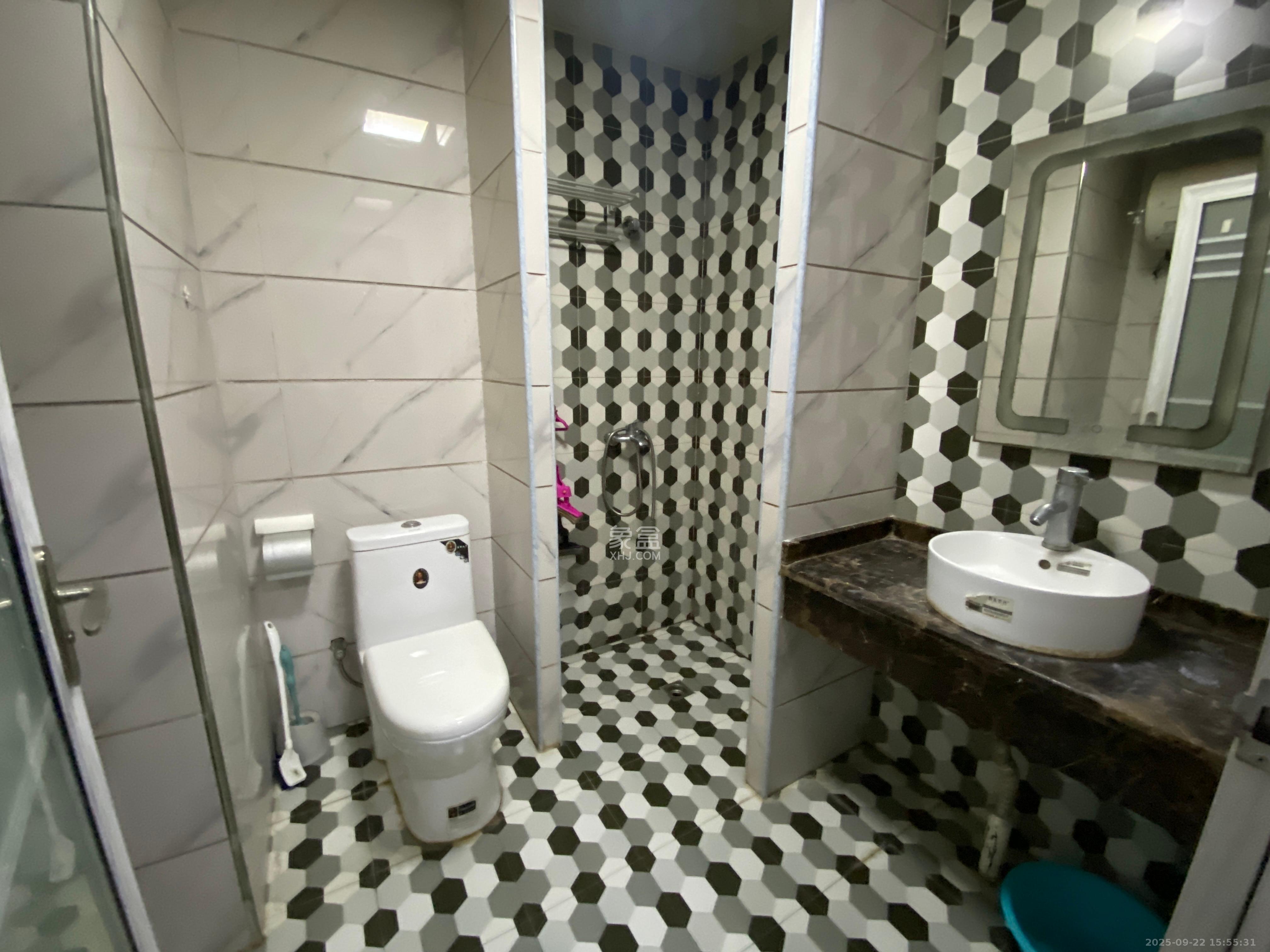 方略城市广场 1室1厅1卫 1300.0元/月 方略城市广场 1室1厅1卫 1300.0元/月室内图