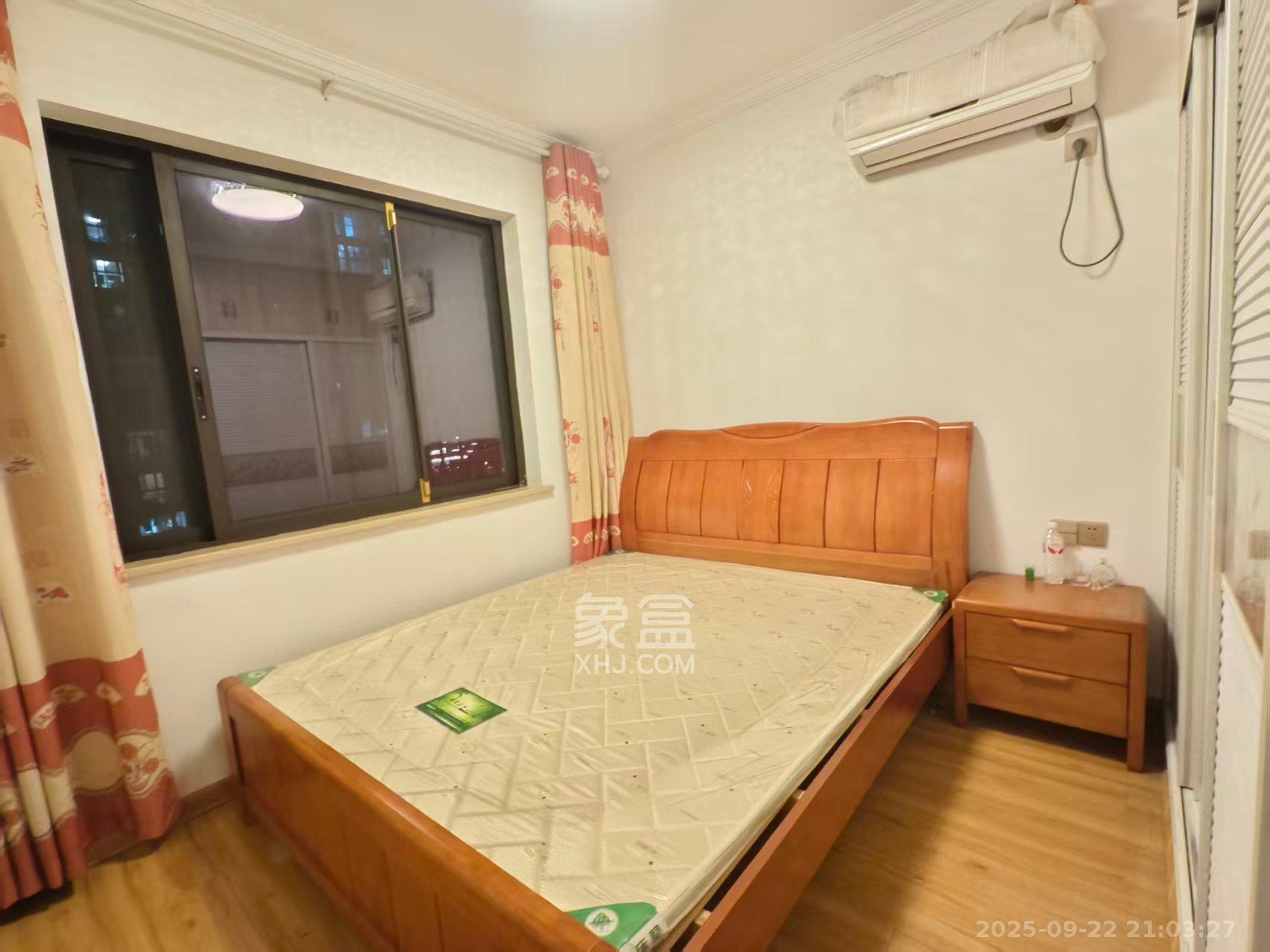 东方美地  3室2厅2卫   2300.00元/月室内图