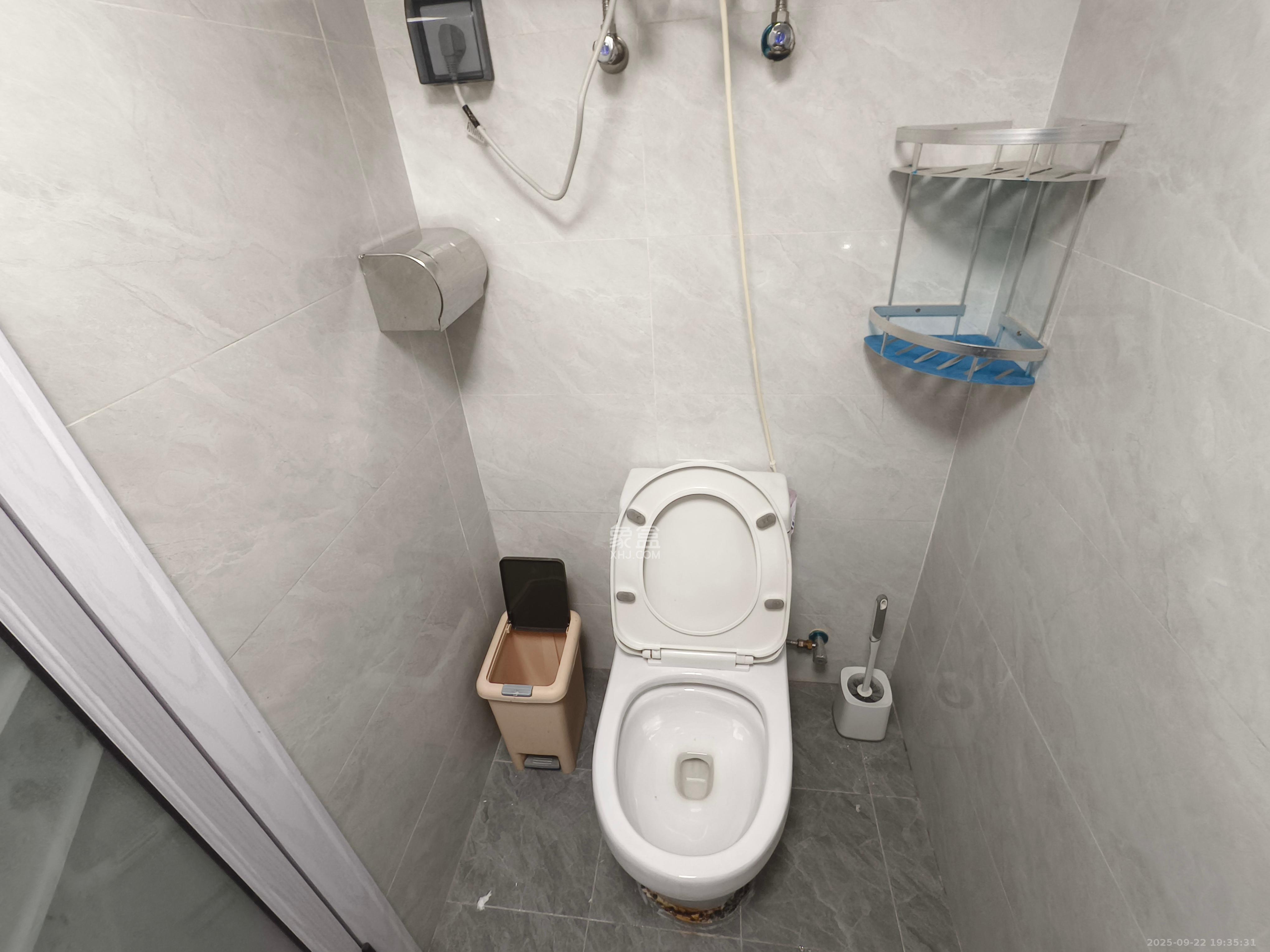 福晟翡翠湾 1室1厅1卫 1700.0元/月 福晟翡翠湾 1室1厅1卫 1700.0元/月室内图