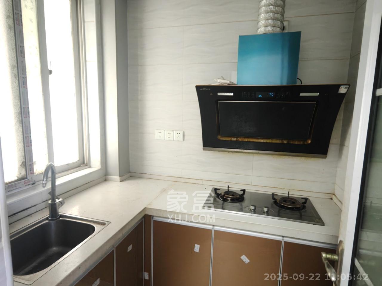 绿地海外滩一期 2室1厅1卫 1600.0元/月 绿地海外滩一期 2室1厅1卫 1600.0元/月室内图