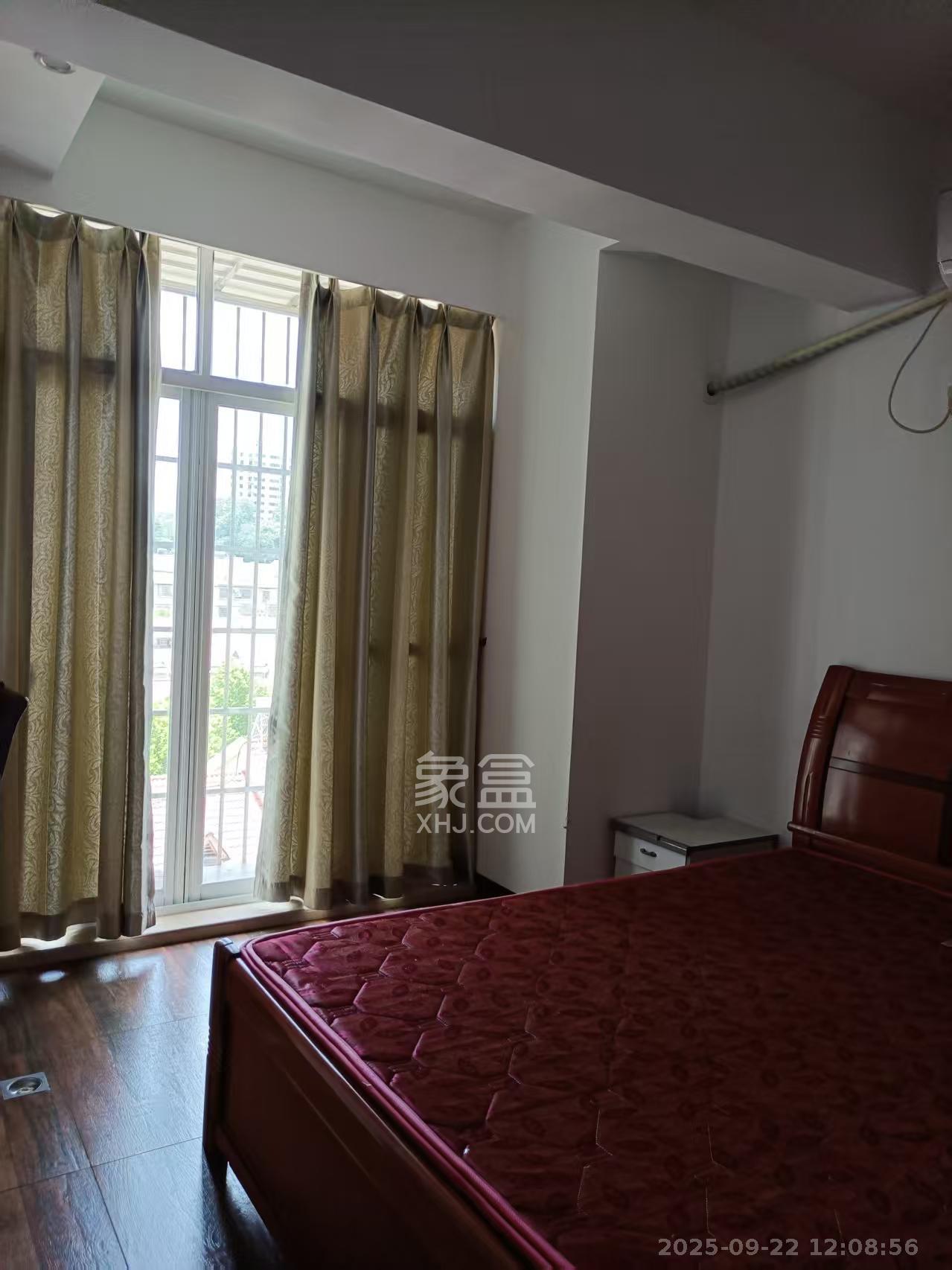 粟塘小区  2室1厅1卫    2100.0元/月室内图