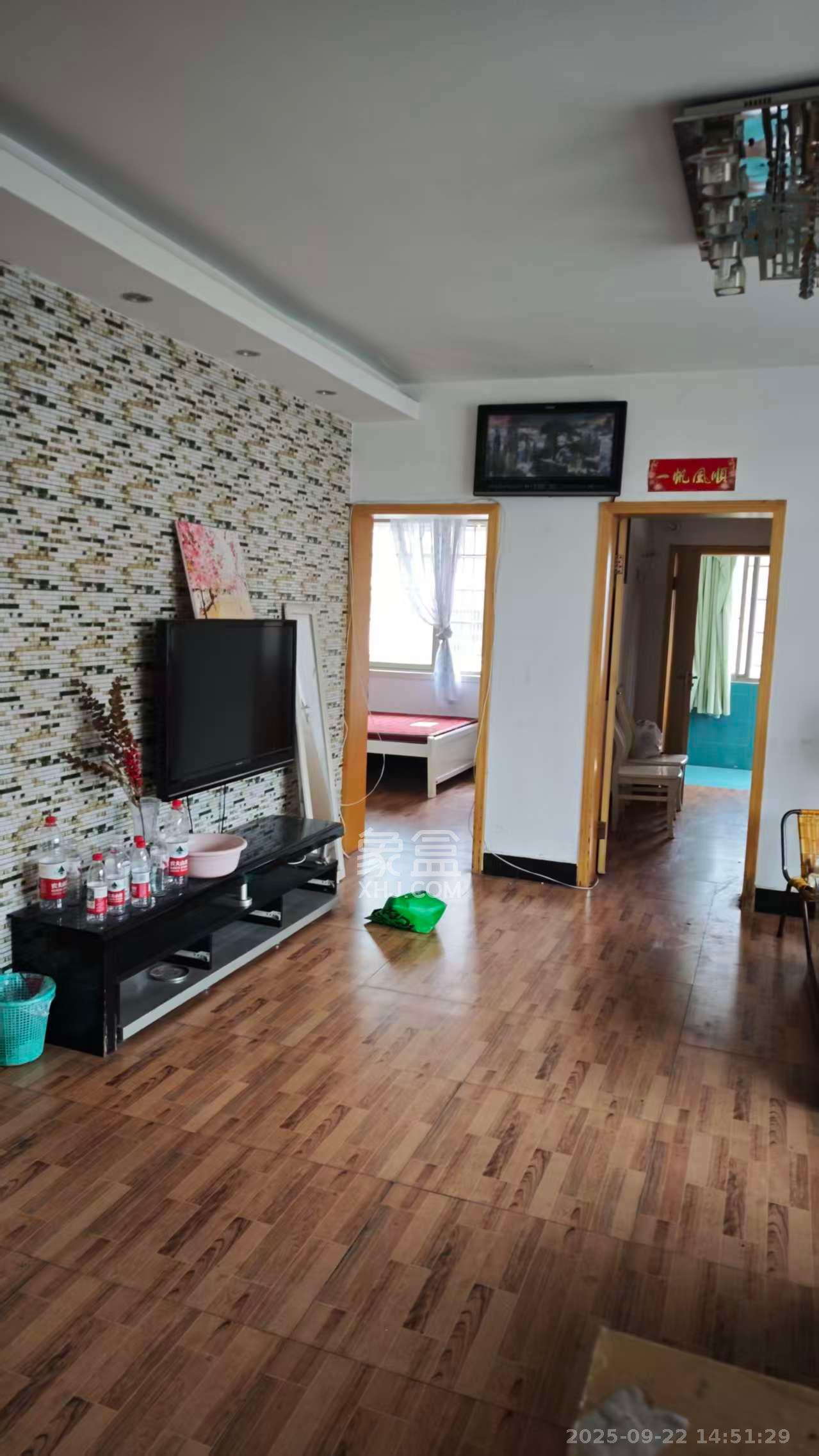 黄泥岭社区  3室2厅1卫    1800.0元/月室内图