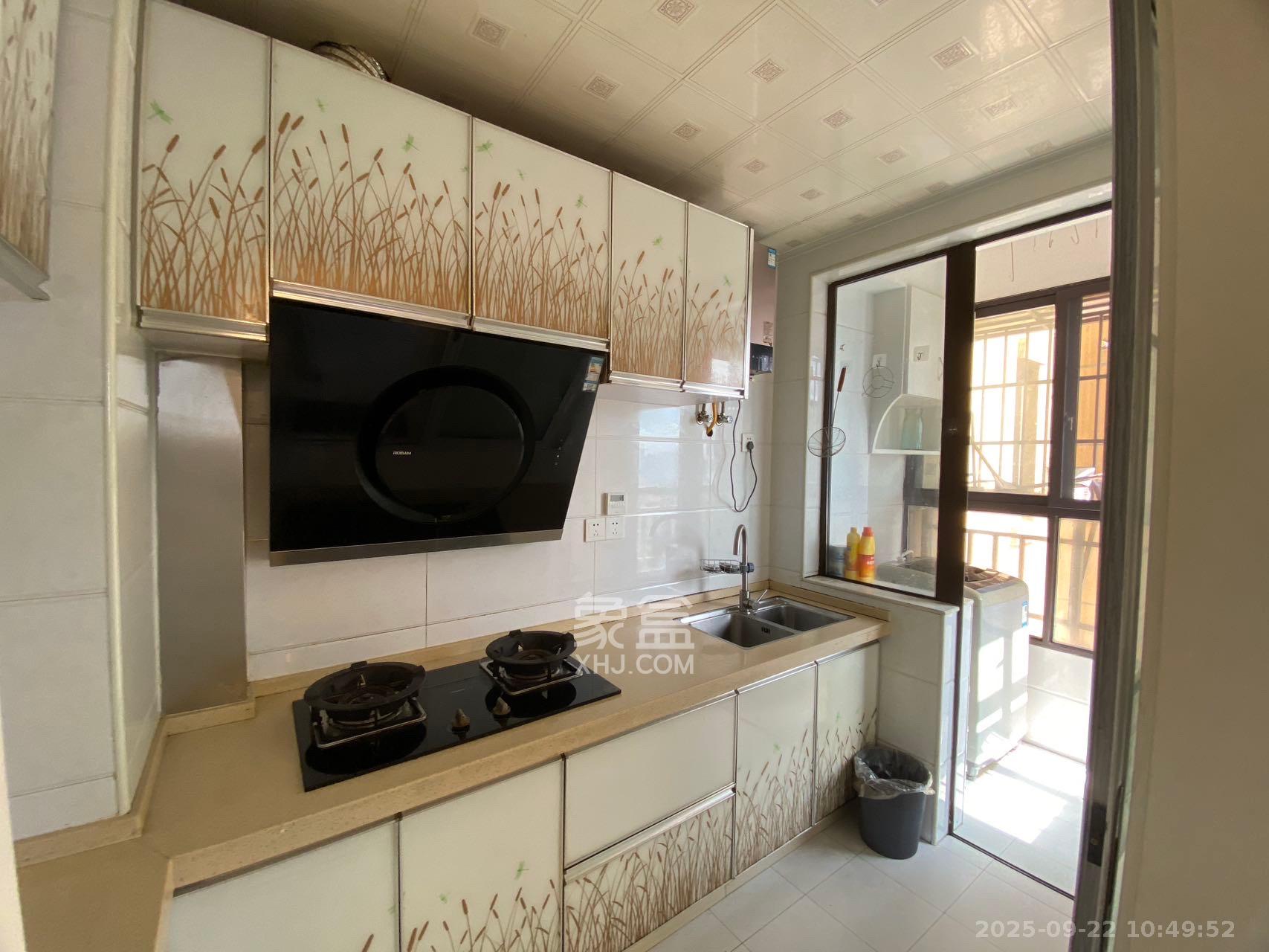 华润置地广场一期 3室2厅1卫 2300.0元/月 华润置地广场一期 3室2厅1卫 2300.0元/月室内图