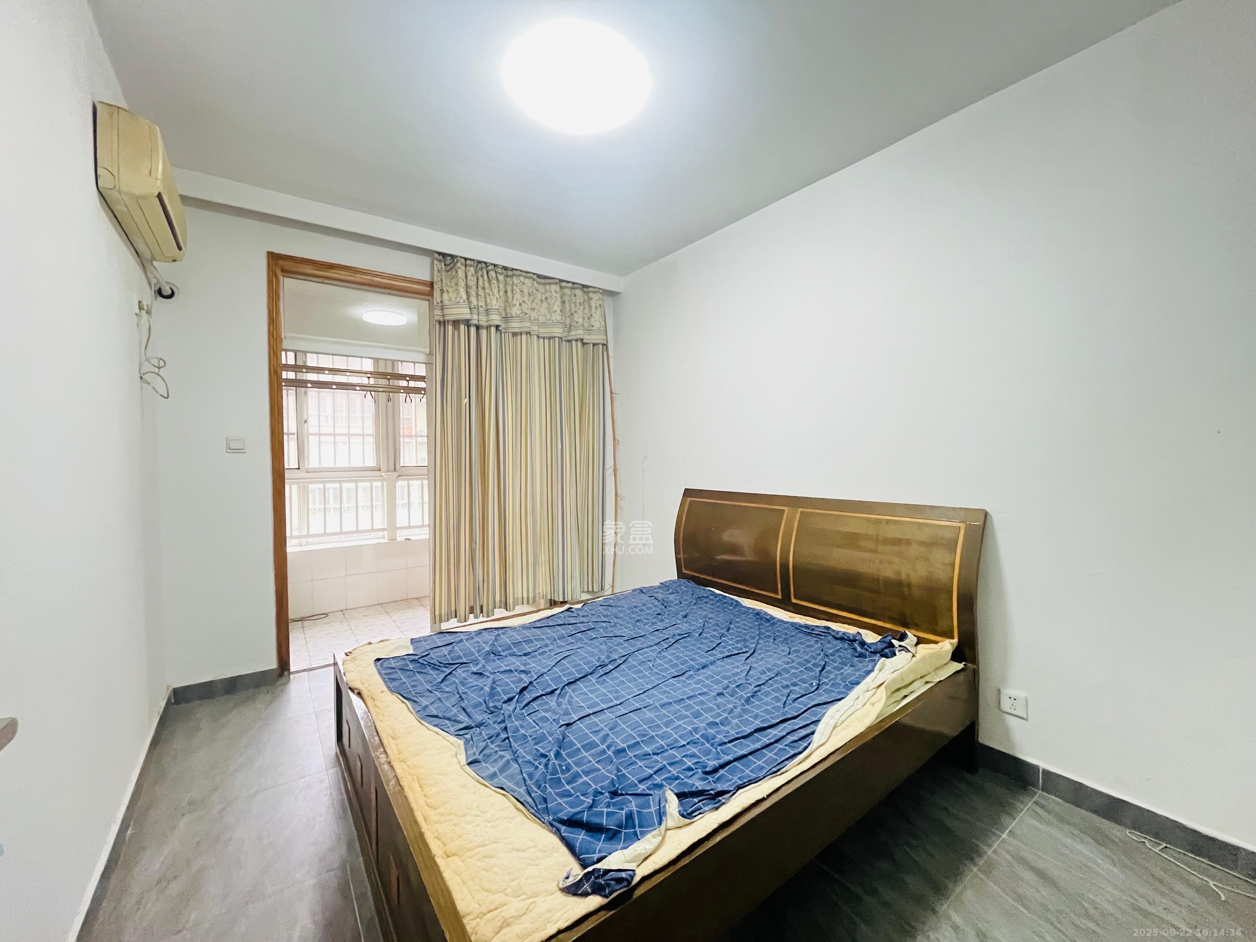 四季美景三期（四季美景水木轩）  2室2厅1卫    2400.0元/月室内图