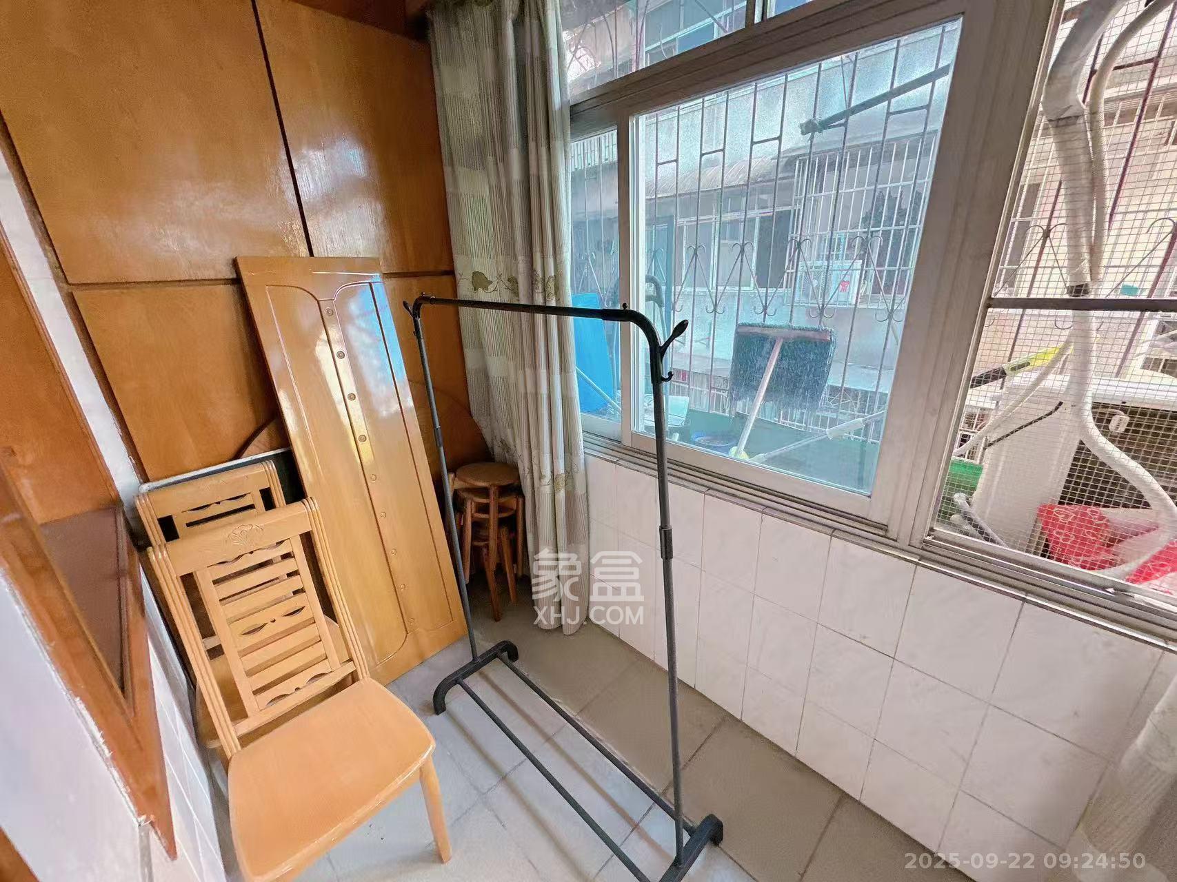 吉景小区 3室1厅1卫 2000.0元/月 吉景小区 3室1厅1卫 2000.0元/月室内图