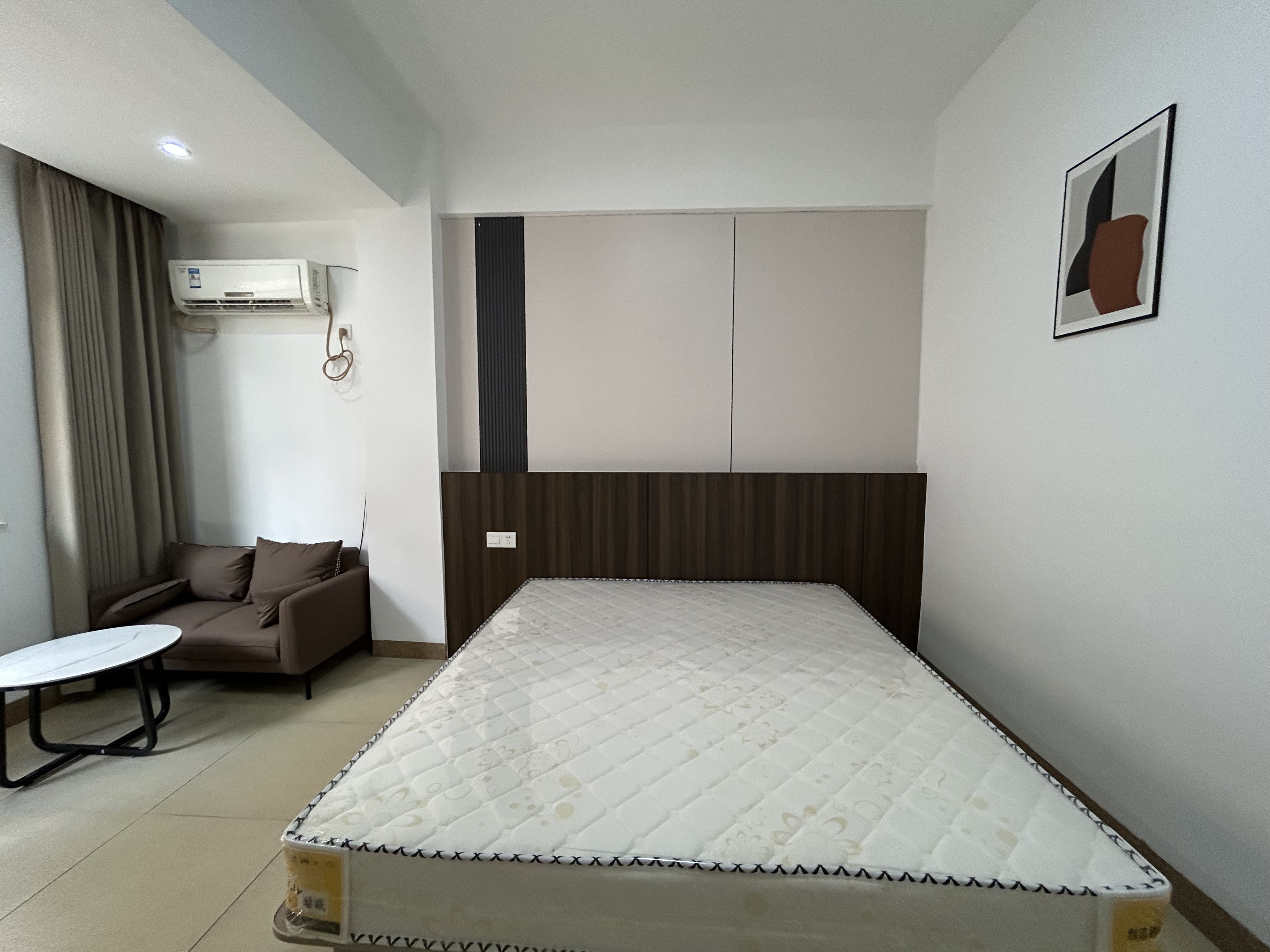 临轩阁公寓(龙湖)  1室0厅1卫    1200.0元/月 临轩阁公寓(龙湖)  1室0厅1卫    1200.0元/月室内图