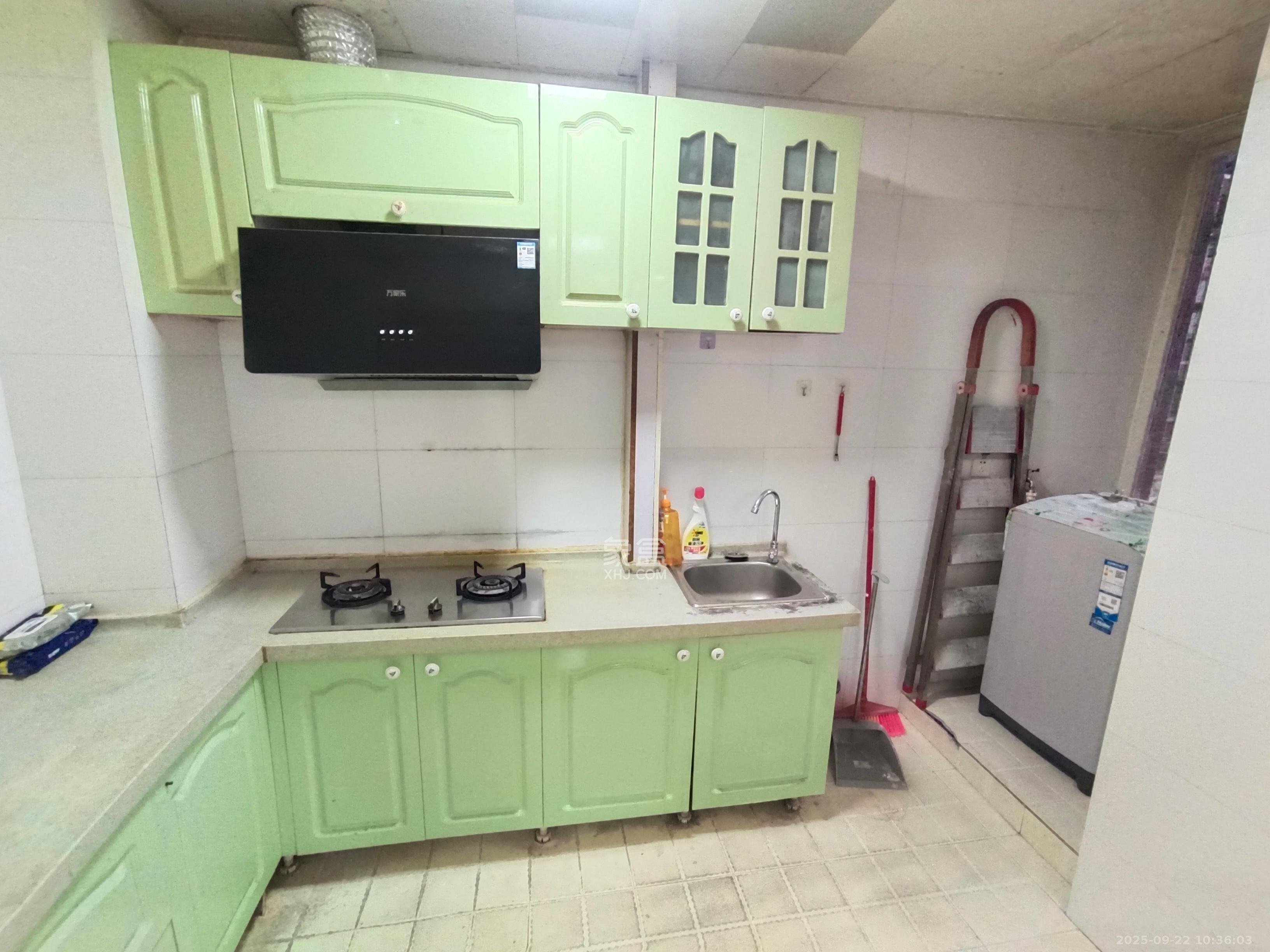 巧克力空间（建鸿达现代大厦）  2室2厅1卫   2200.00元/月室内图