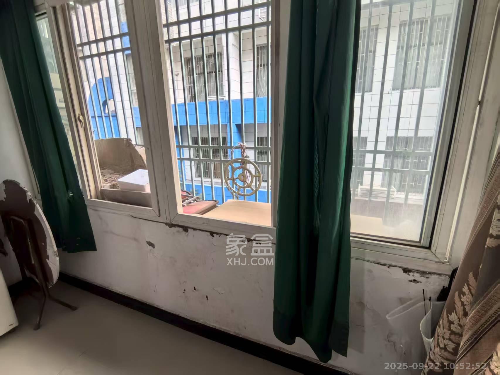 青山祠社区 2室1厅1卫 1300.0元/月 青山祠社区 2室1厅1卫 1300.0元/月室内图