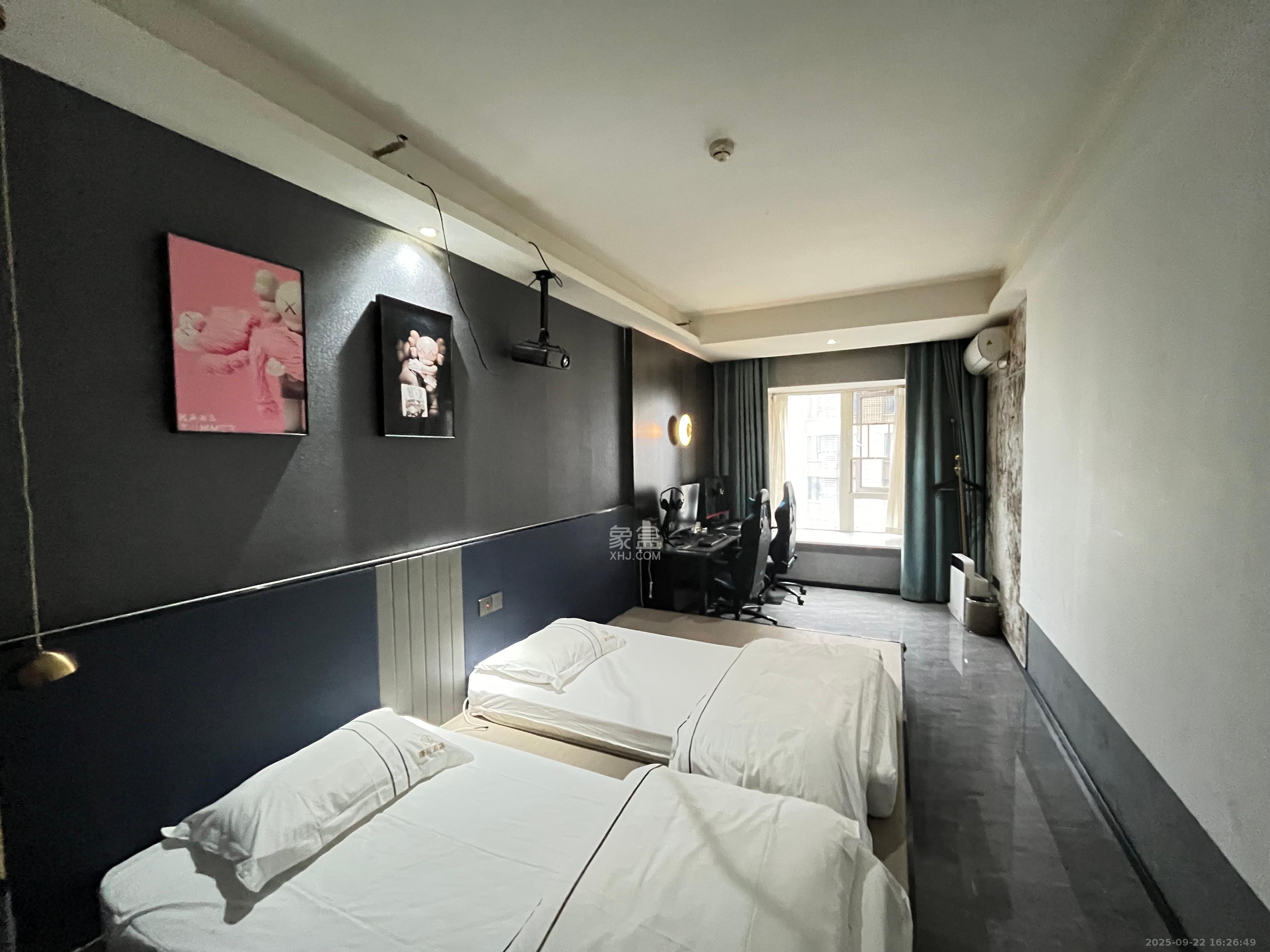 保利香槟国际  1室0厅0卫    1200.0元/月