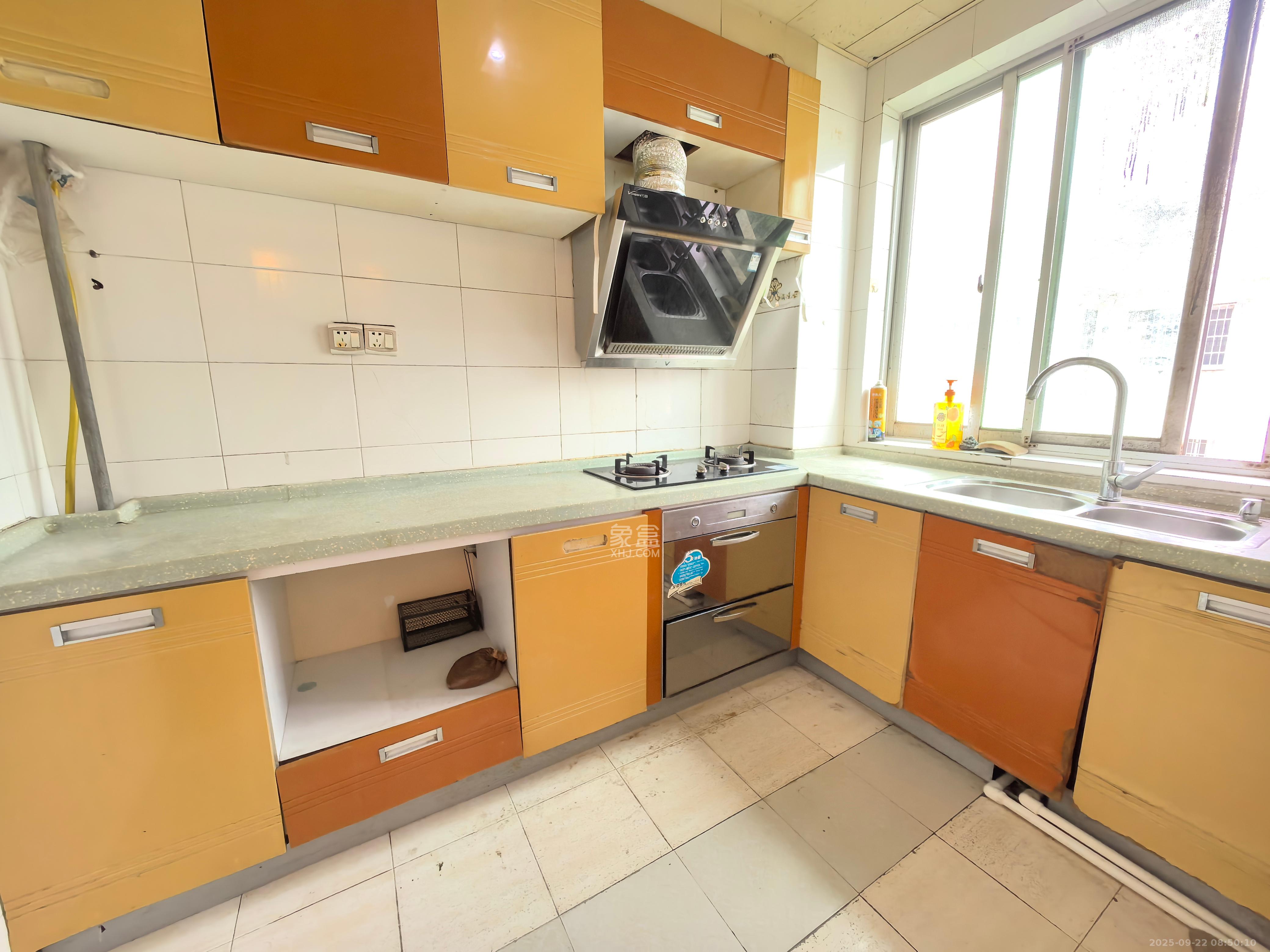 中南汽车世界 1室0厅0卫 1000.0元/月 中南汽车世界 1室0厅0卫 1000.0元/月室内图