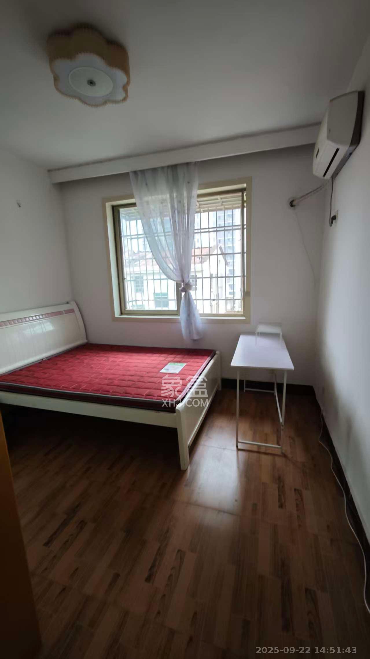 黄泥岭社区  3室2厅1卫    1800.0元/月室内图