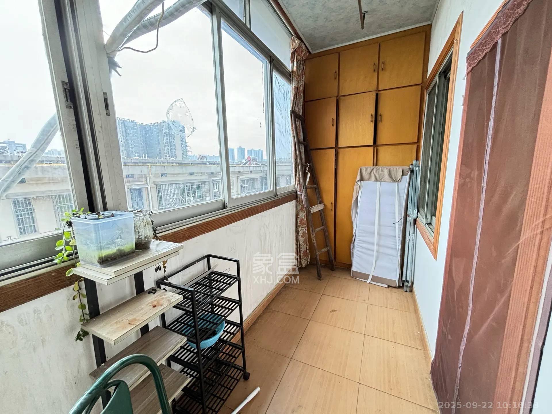 南园小区 2室1厅1卫 1300.0元/月 南园小区 2室1厅1卫 1300.0元/月室内图