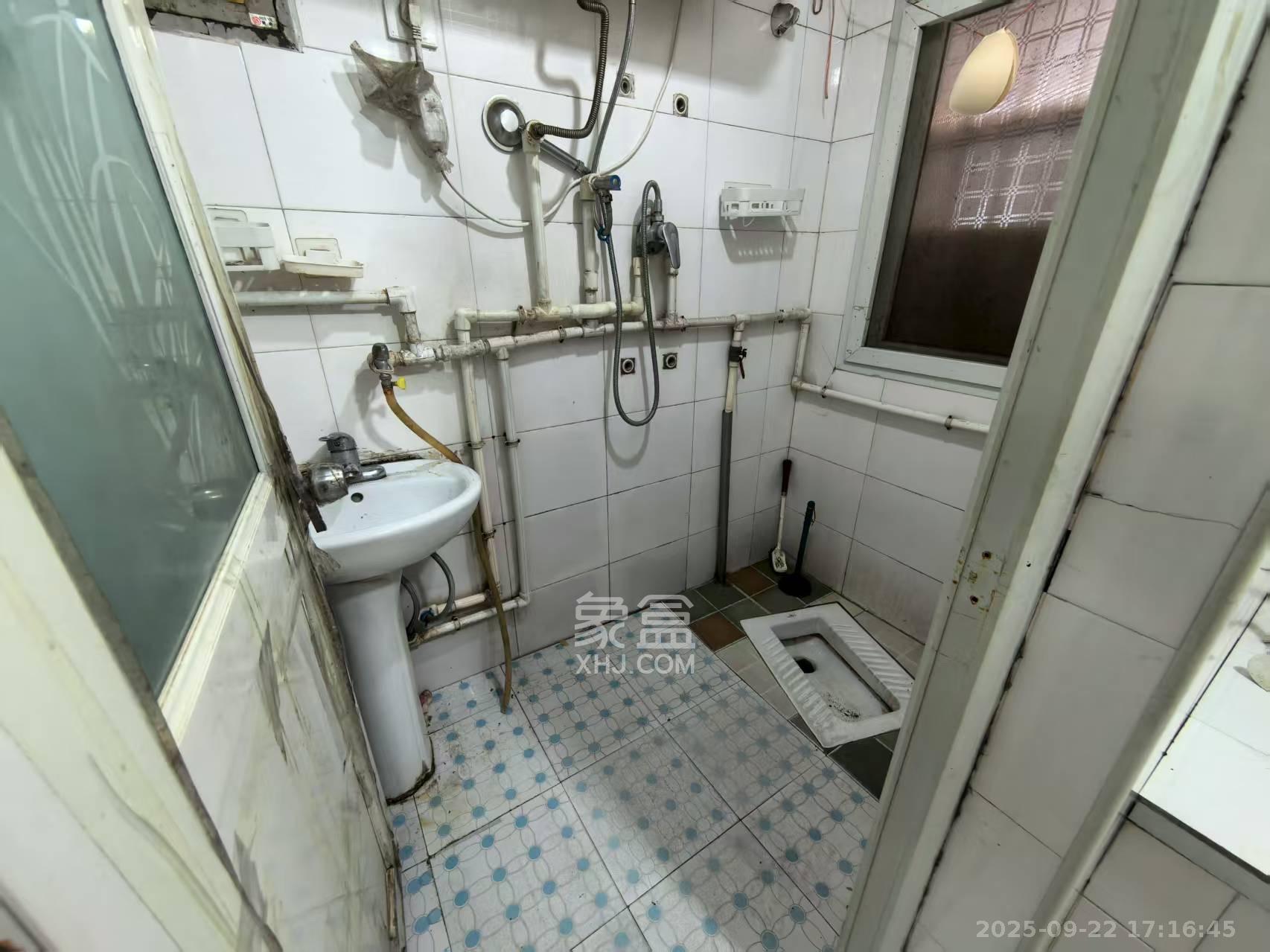 恩瑞麓山名园(龙王港小区) 1室0厅1卫 800.0元/月 恩瑞麓山名园(龙王港小区) 1室0厅1卫 800.0元/月室内图