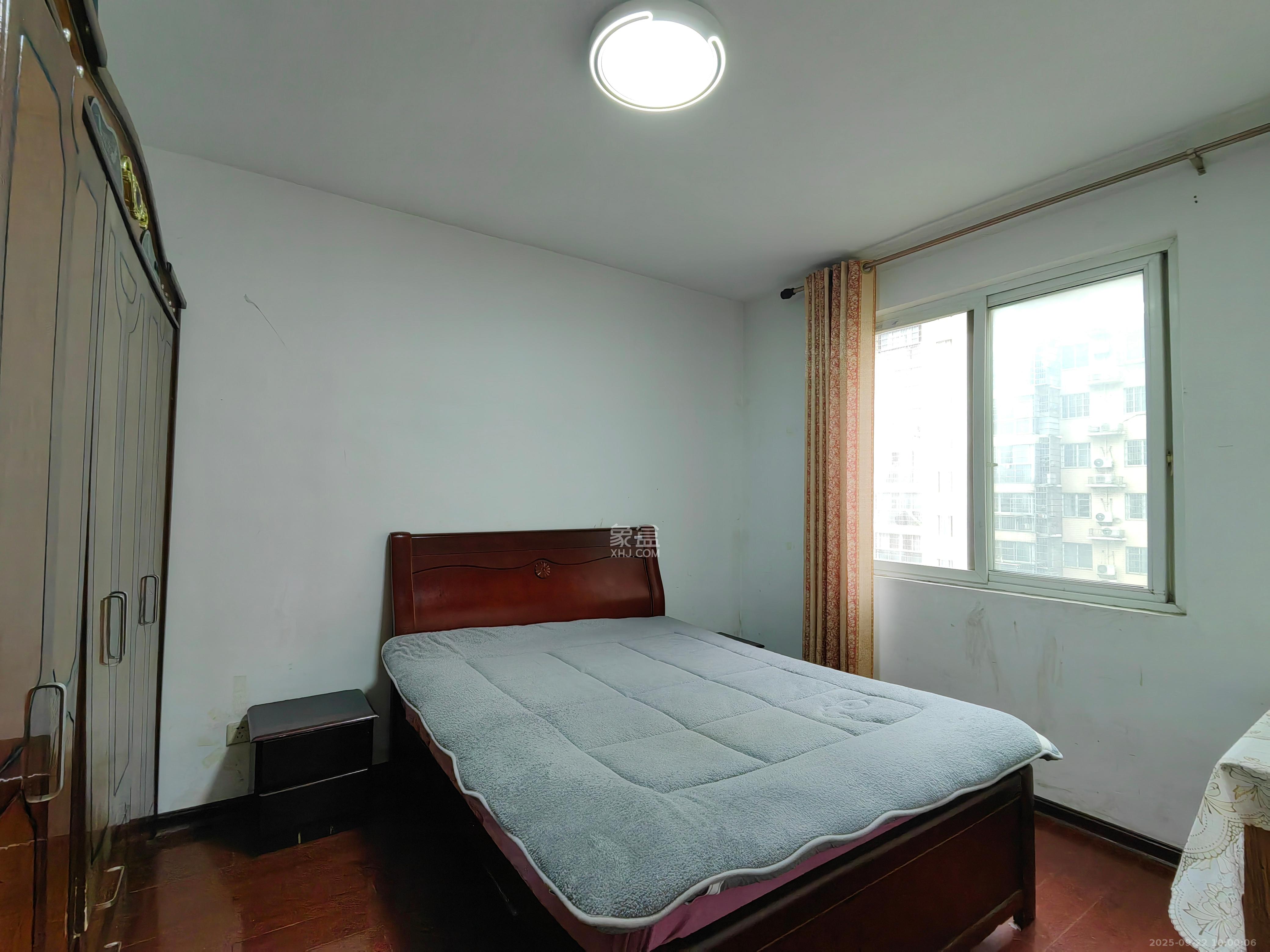 麓谷锦和园 3室2厅2卫 2100.0元/月 麓谷锦和园 3室2厅2卫 2100.0元/月室内图