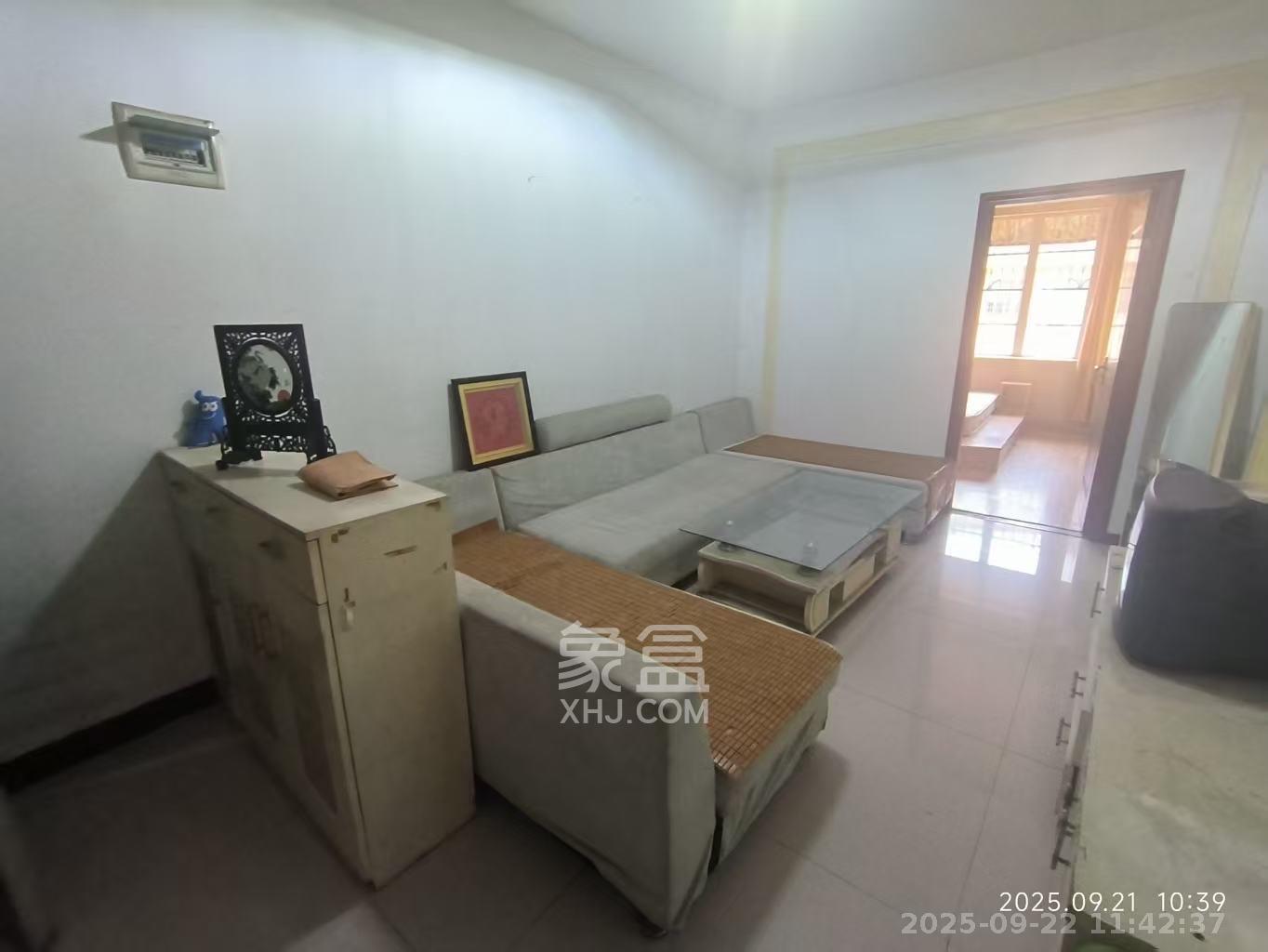 厚生里 3室2厅1卫 1800.0元/月 厚生里 3室2厅1卫 1800.0元/月室内图