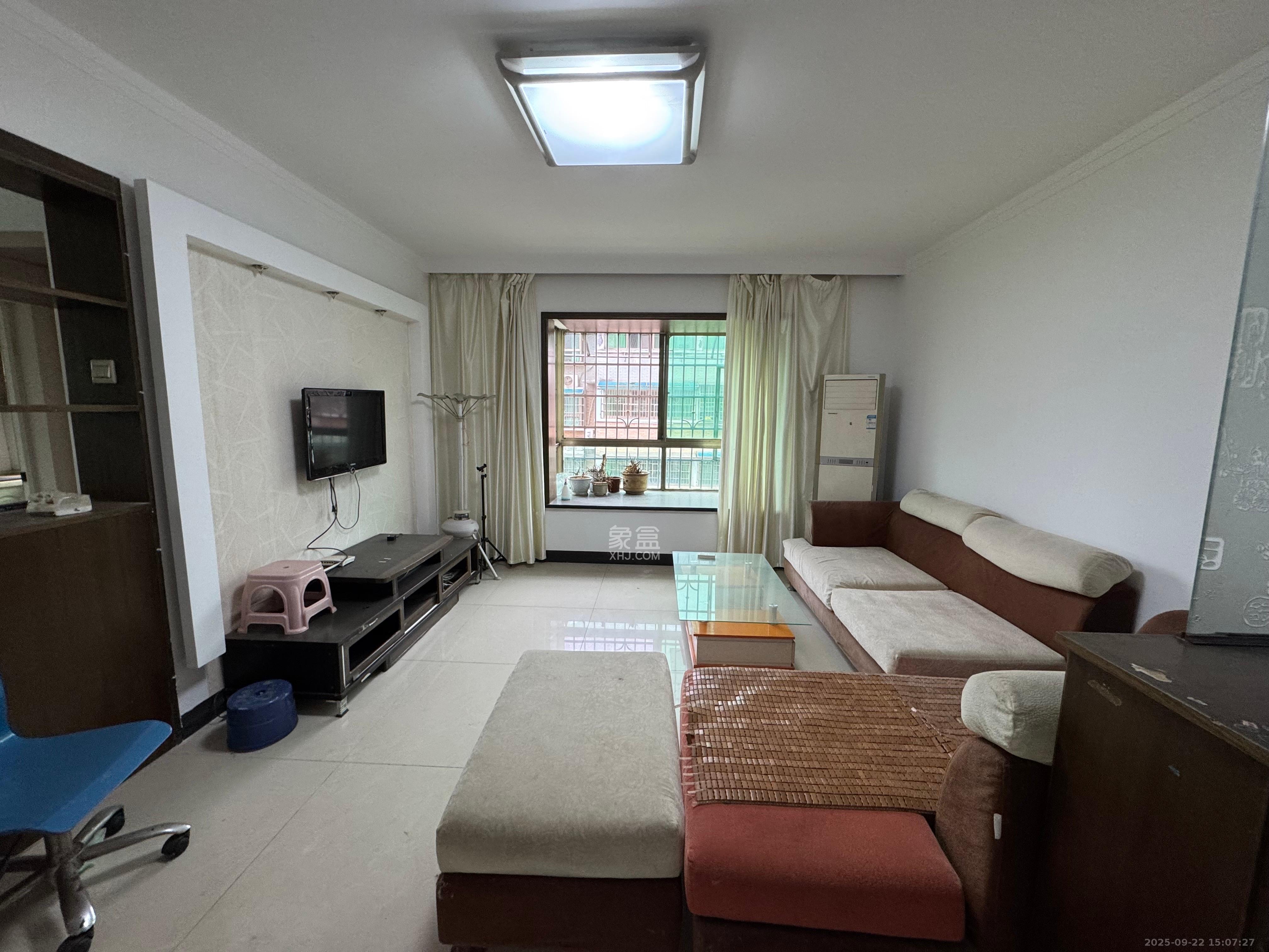 景香苑 2室2厅2卫 1600.0元/月 景香苑 2室2厅2卫 1600.0元/月室内图