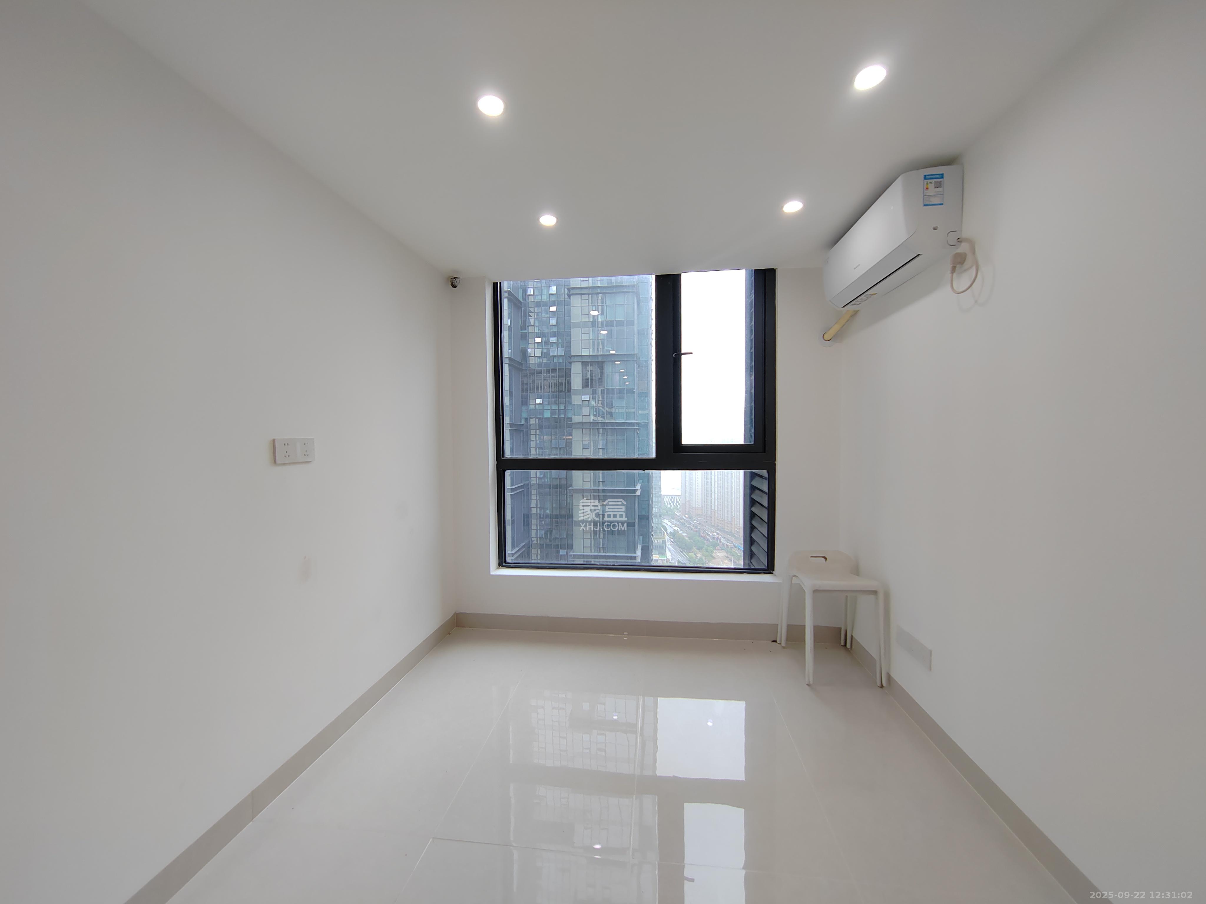 卓越中寰 1室0厅0卫 2400.0元/月 卓越中寰 1室0厅0卫 2400.0元/月室内图