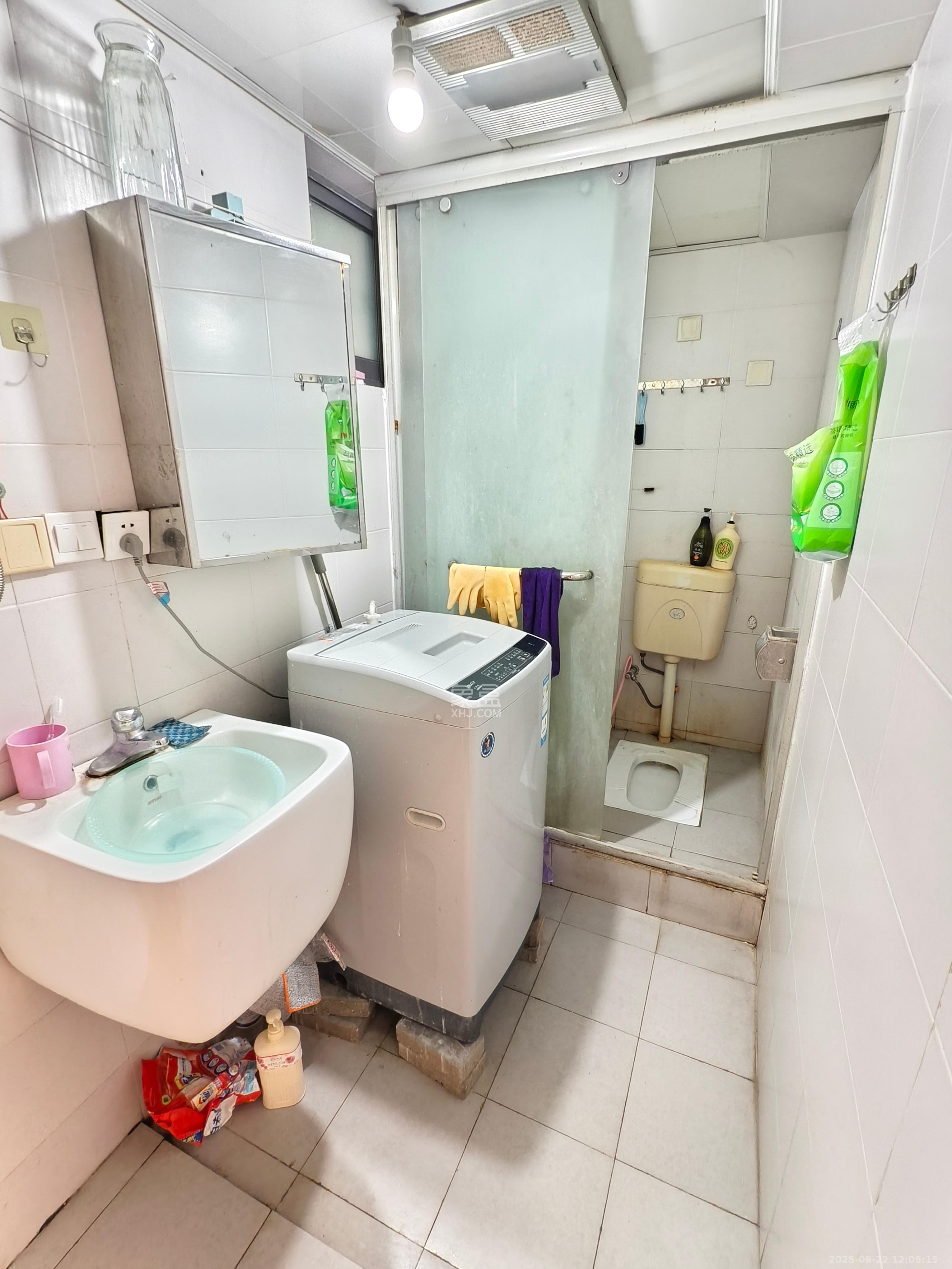 阳光100二期 1室1厅1卫 1300.0元/月 阳光100二期 1室1厅1卫 1300.0元/月室内图