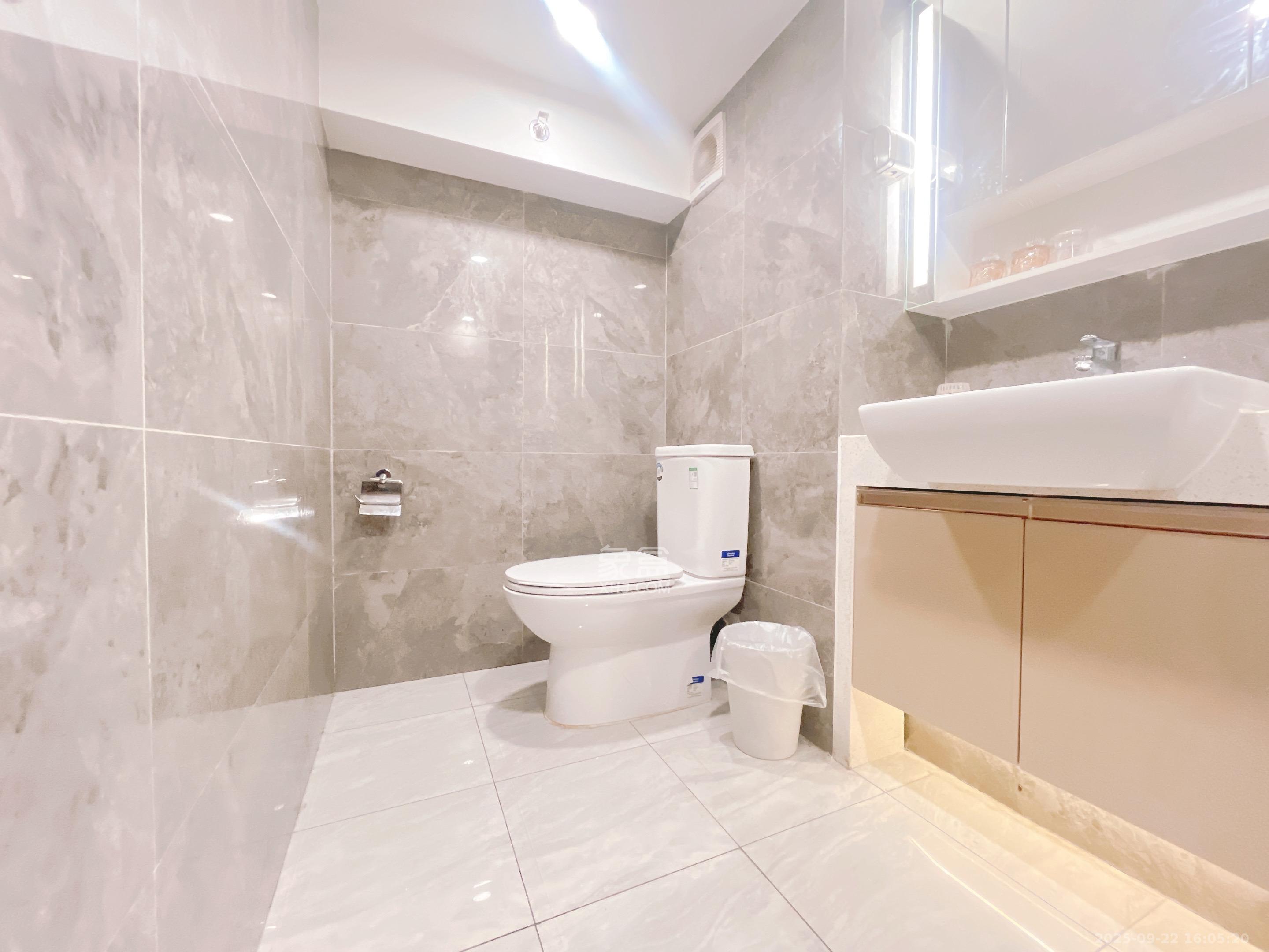 华远华时代 3室2厅2卫 3500.0元/月 华远华时代 3室2厅2卫 3500.0元/月室内图