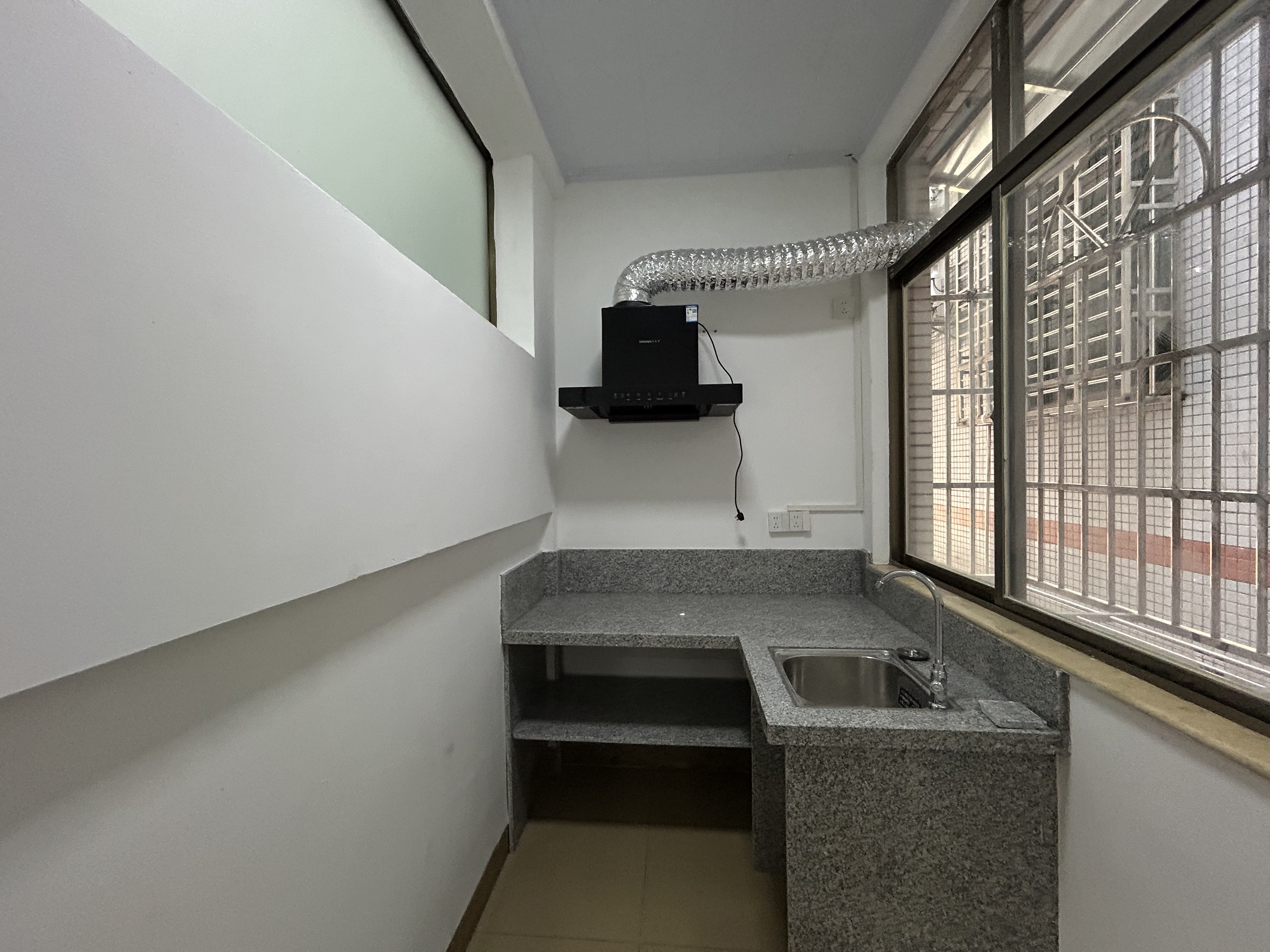 临轩阁公寓(龙湖）  1室0厅1卫    1200.0元/月室内图