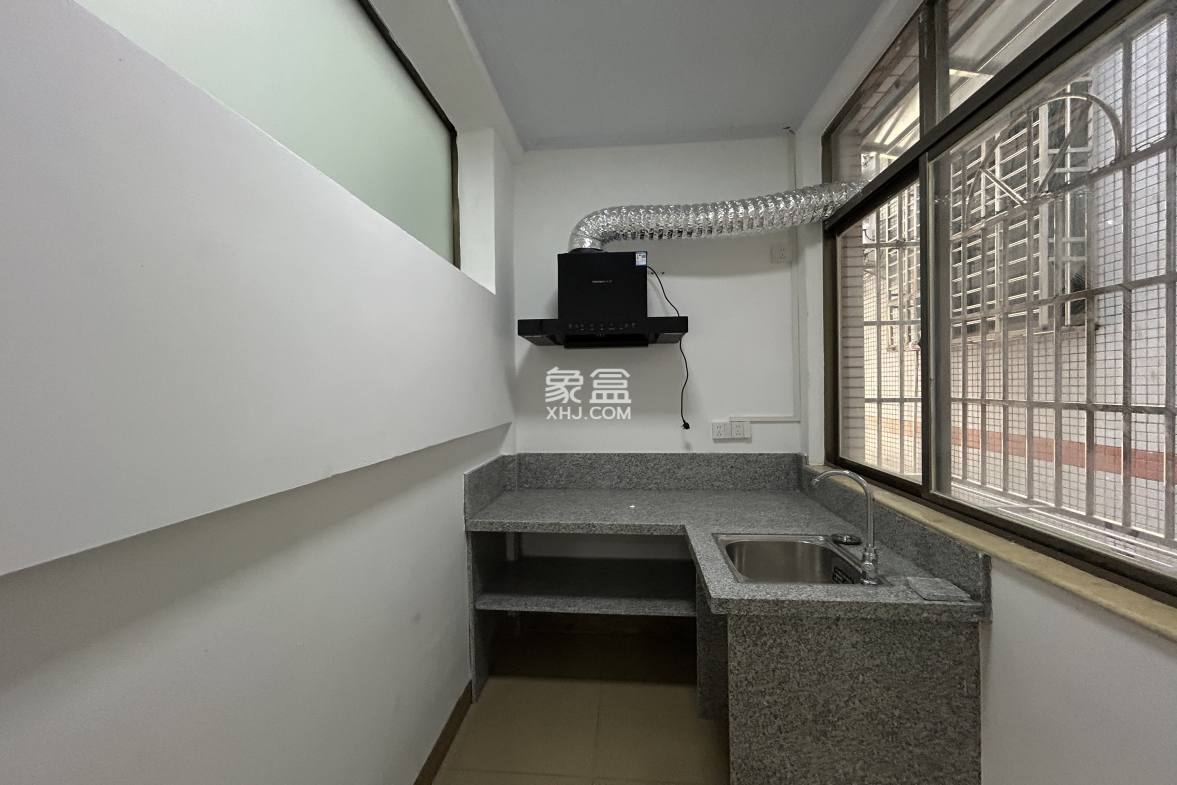 临轩阁公寓(龙湖) 1室0厅1卫 1200.0元/月 临轩阁公寓(龙湖) 1室0厅1卫 1200.0元/月室内图