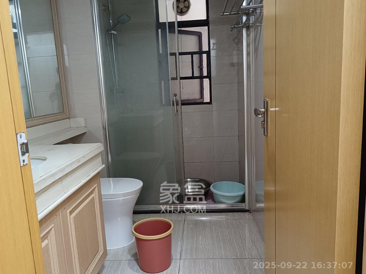 中海国际三期 3室2厅2卫 2800.0元/月 中海国际三期 3室2厅2卫 2800.0元/月室内图