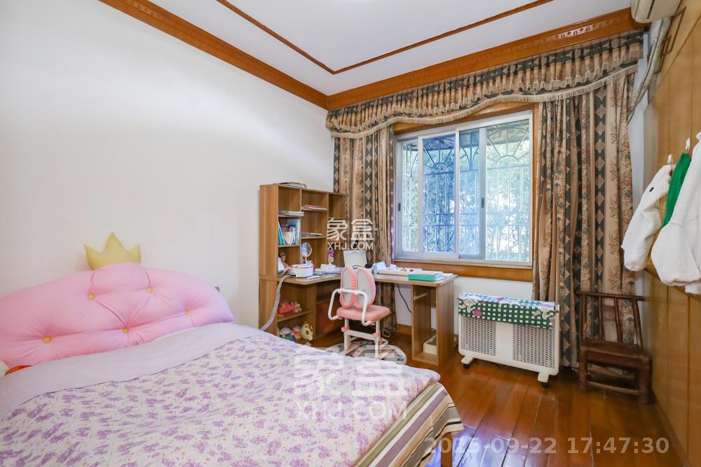 金星小区  4室2厅2卫    2300.0元/月室内图