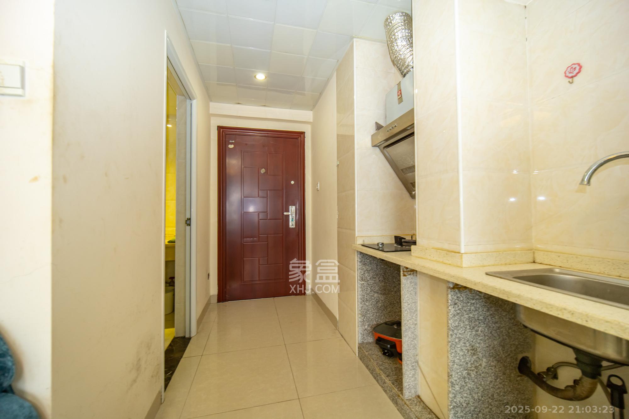 新长海广场 1室1厅1卫 16.8万 新长海广场 1室1厅1卫 16.8万厨房