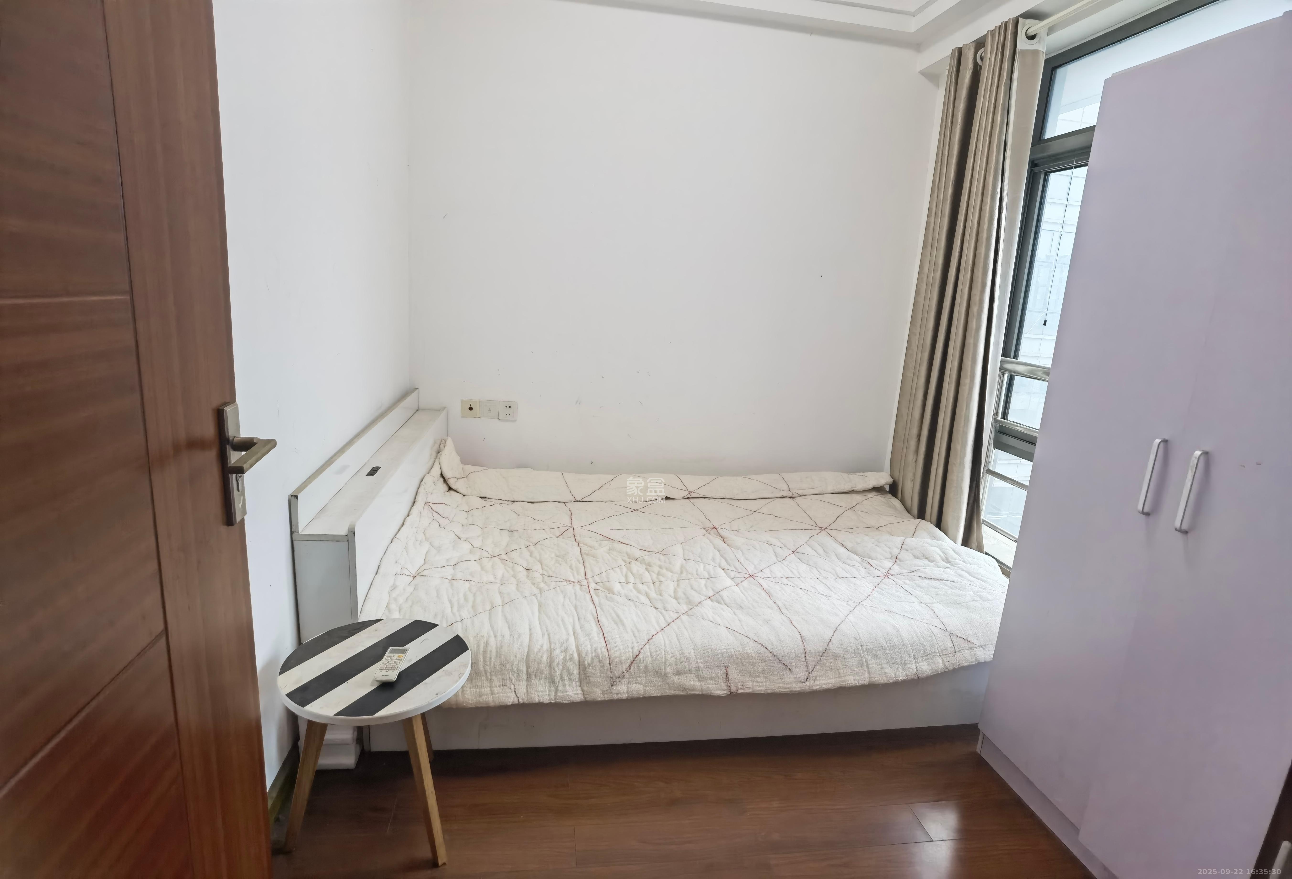 环宇天地、中海地产（中信城市广场二期）  1室1厅1卫    1200.0元/月室内图