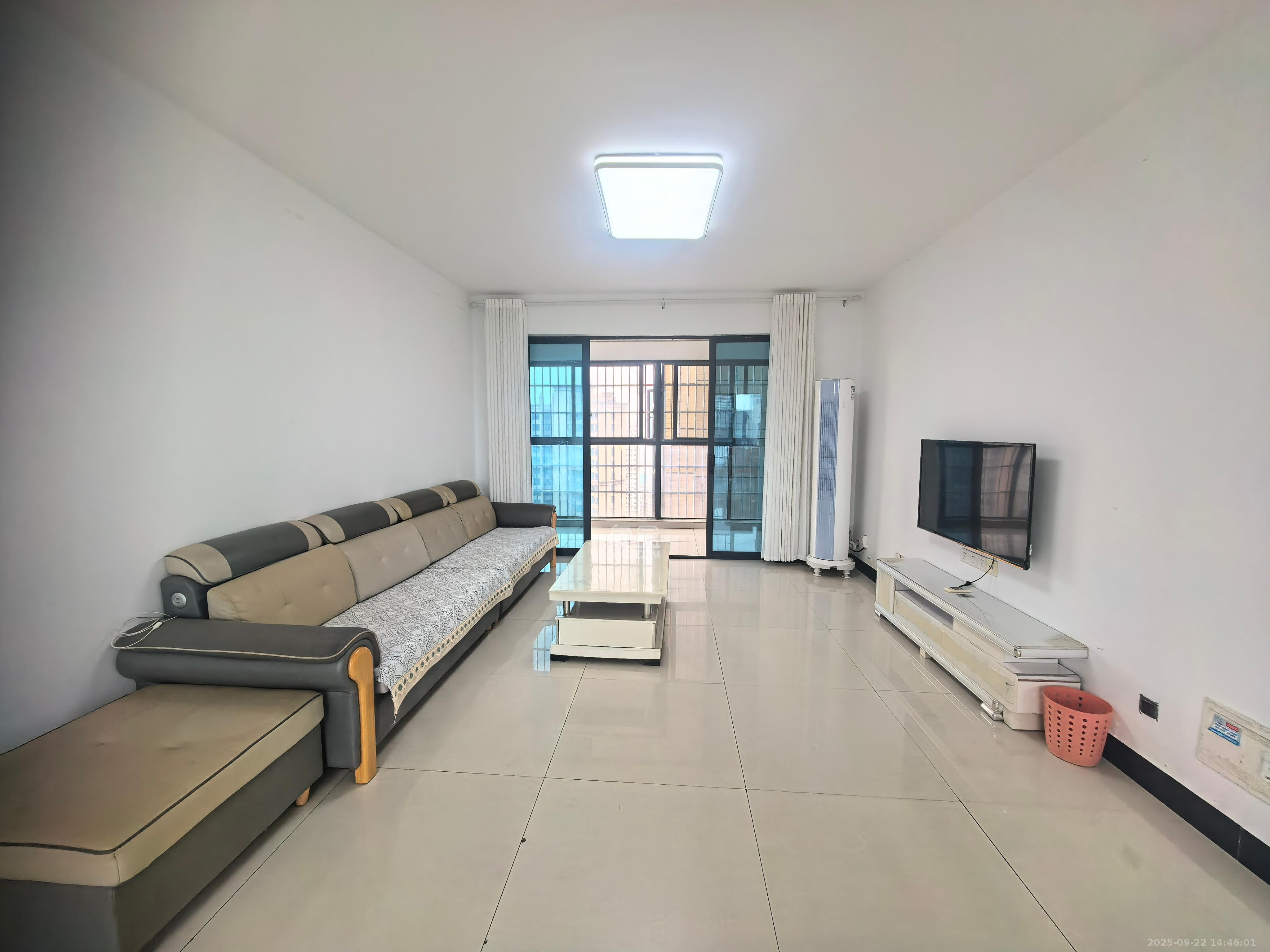 方略城市广场 3室2厅1卫 2300.0元/月 方略城市广场 3室2厅1卫 2300.0元/月室内图