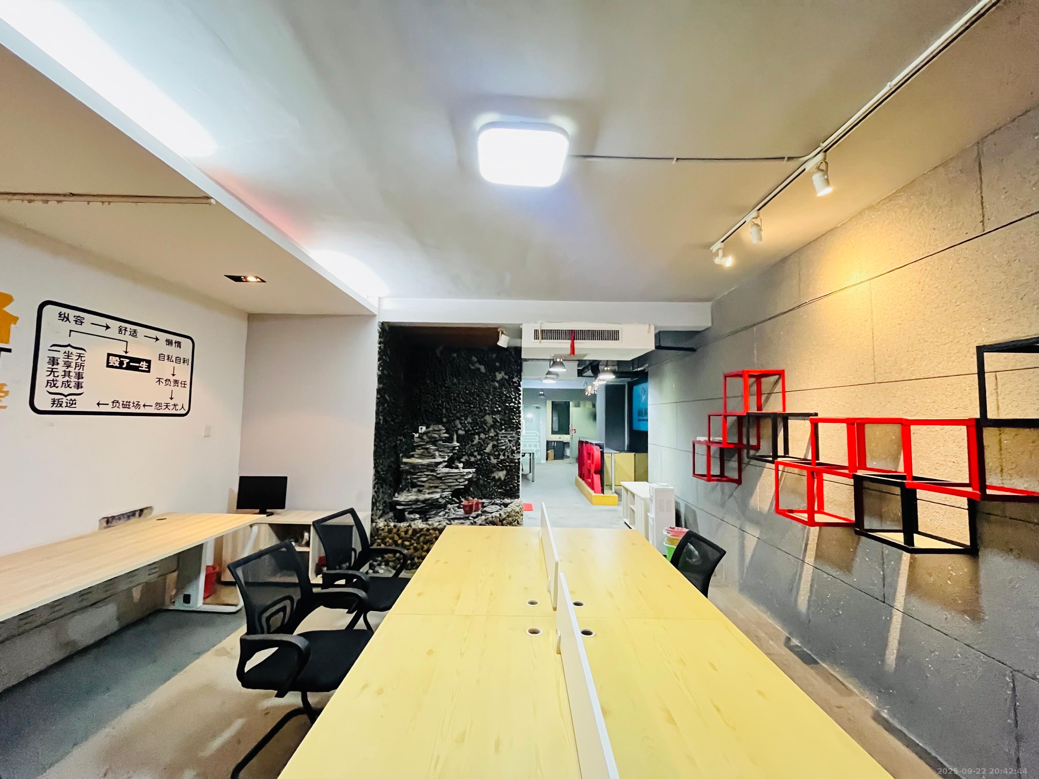 长大彩虹都 4室2厅2卫 2700.0元/月 长大彩虹都 4室2厅2卫 2700.0元/月室内图