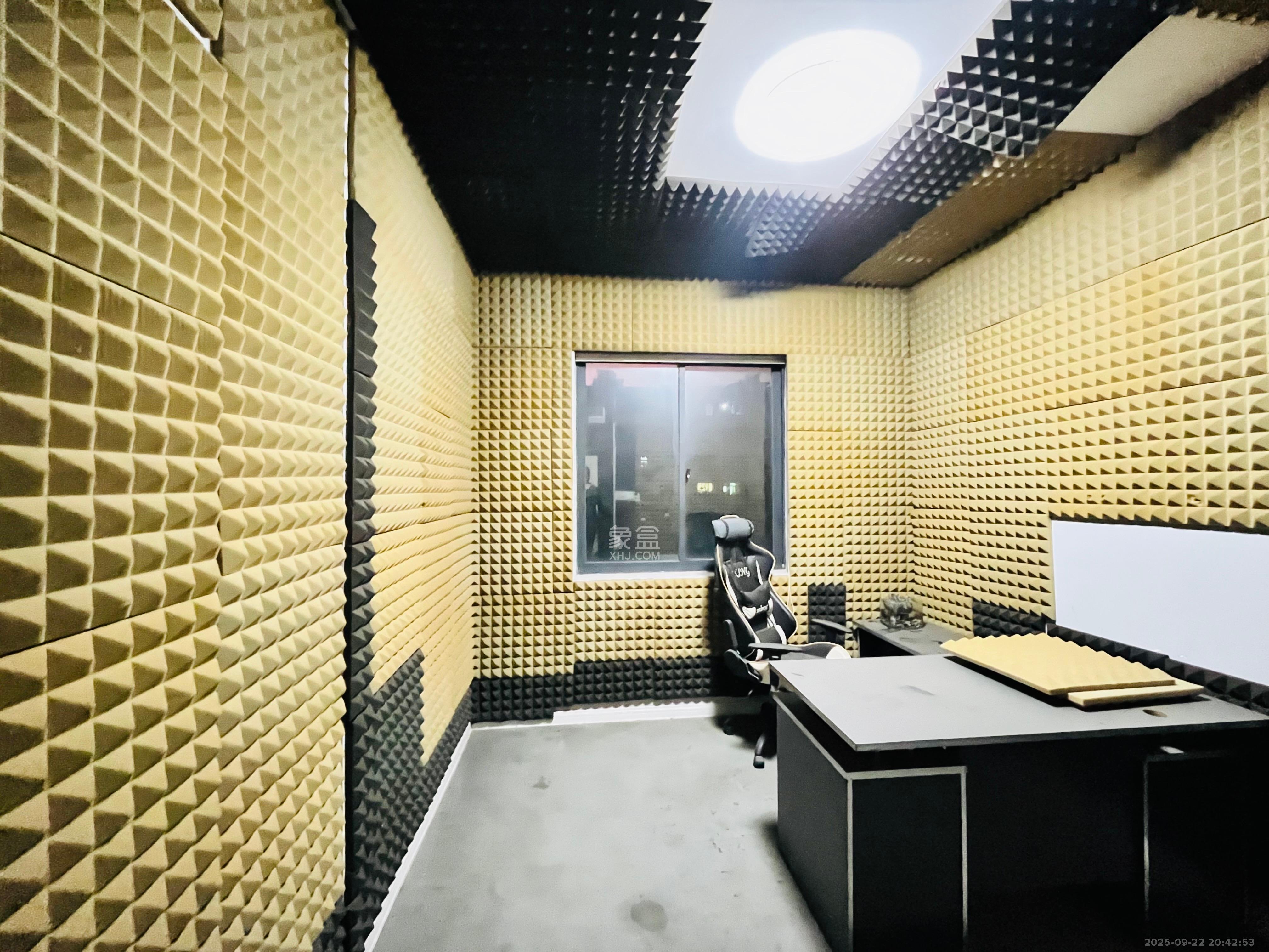 长大彩虹都  4室2厅2卫    2700.0元/月室内图