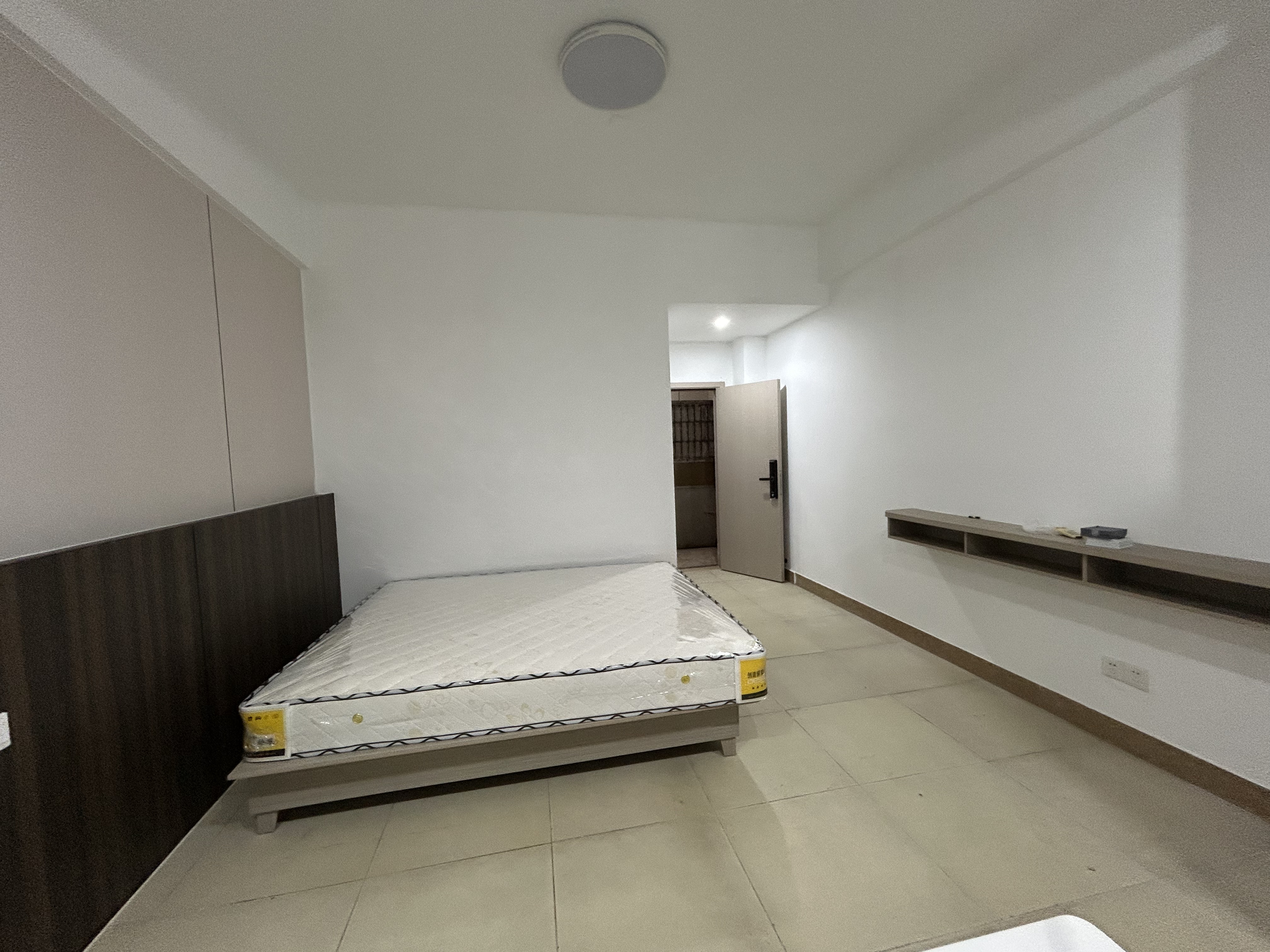 临轩阁公寓(龙湖)  1室0厅1卫    980.0元/月 临轩阁公寓(龙湖)  1室0厅1卫    980.0元/月室内图