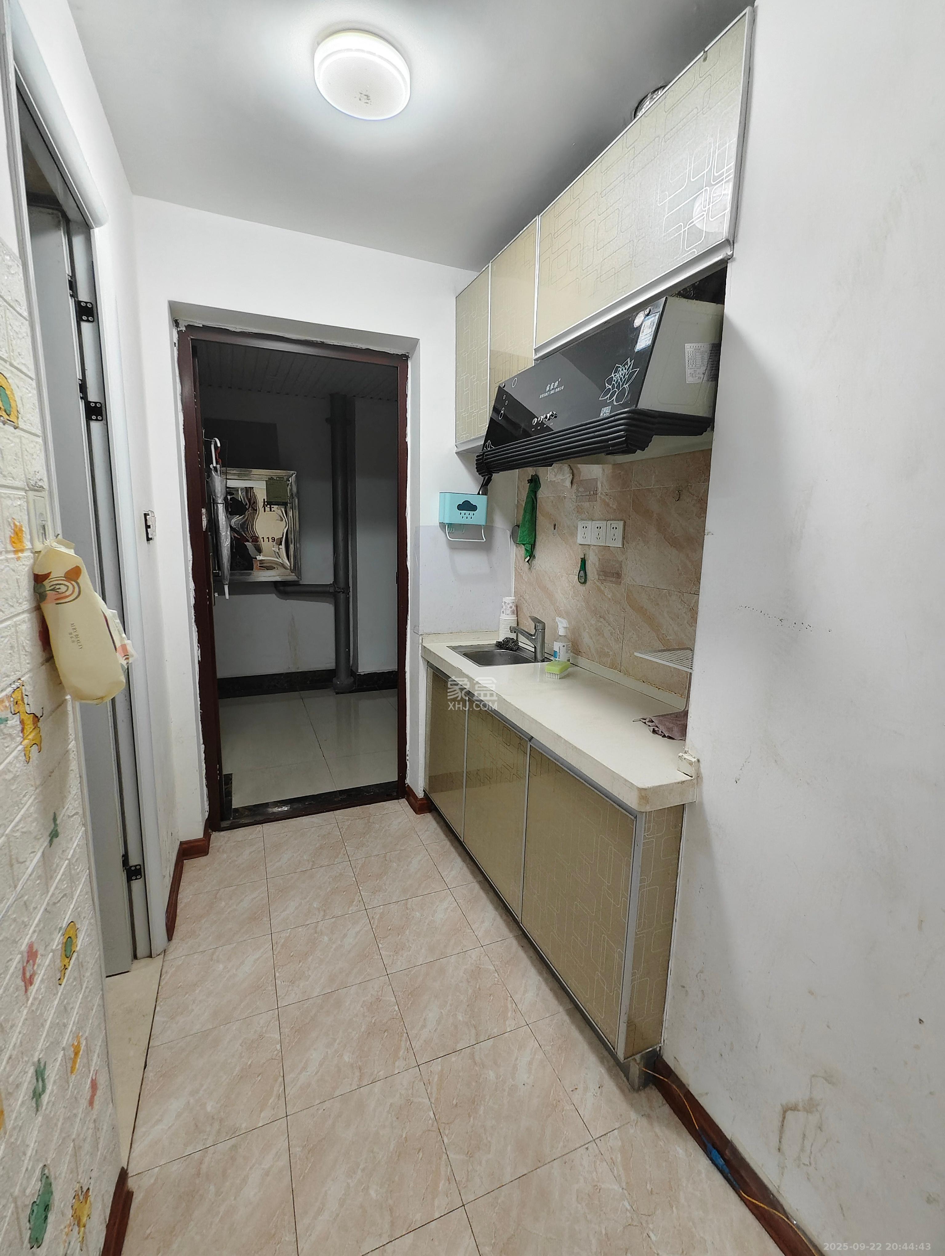 长房天翼未来城  1室1厅1卫    1400.0元/月室内图