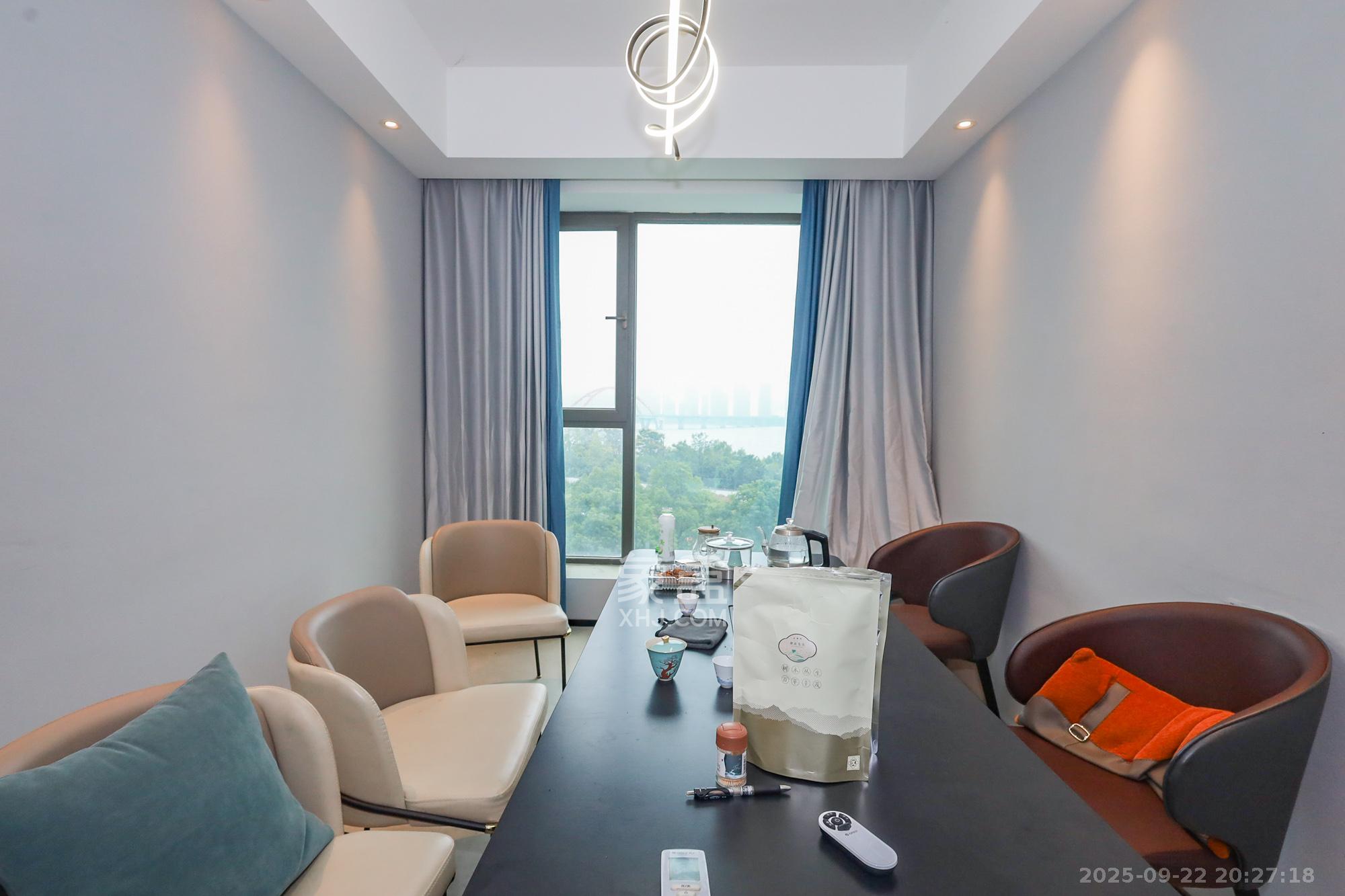 远洋外滩壹号  4室2厅2卫    428.0万其他