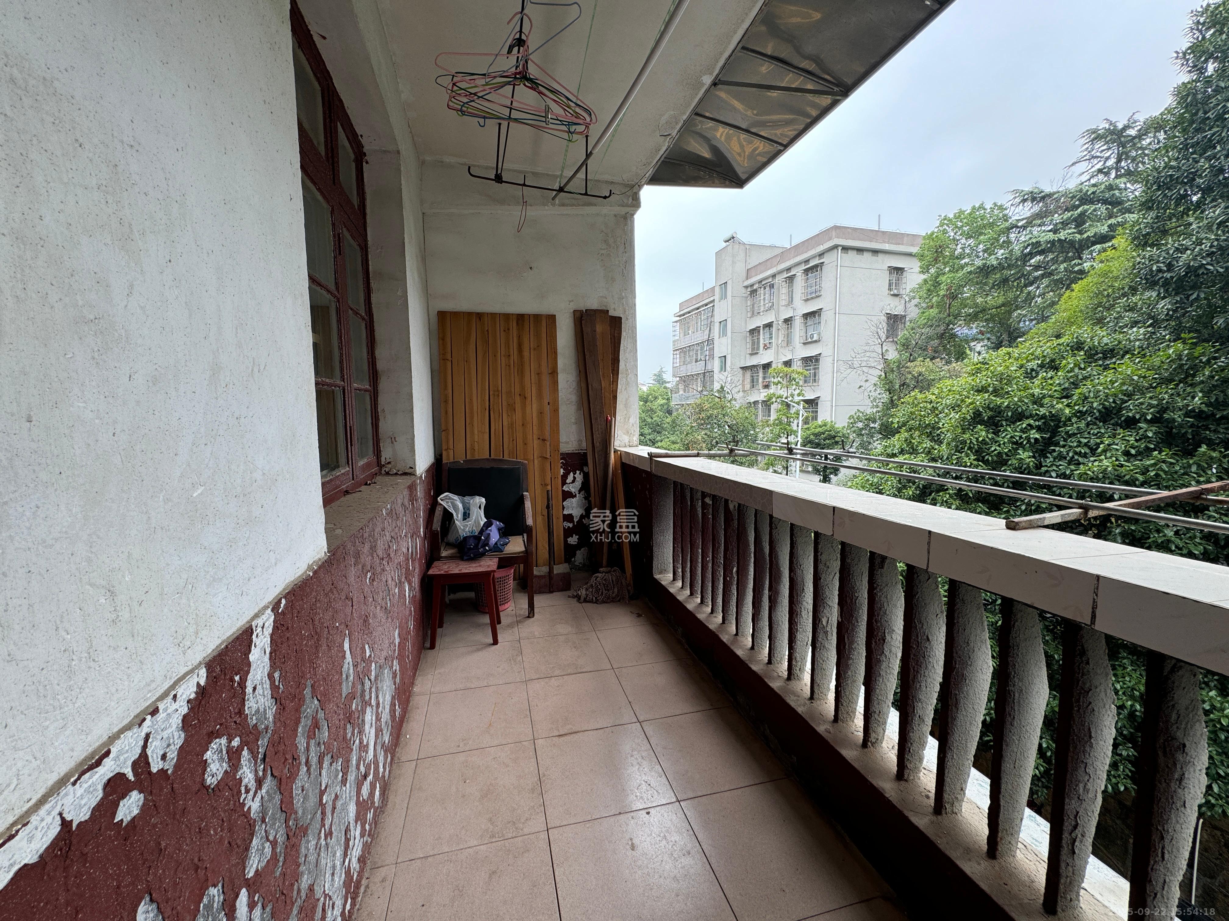 林科院单位房(湘林小区楼梯房) 3室1厅1卫 1600.0元/月 林科院单位房(湘林小区楼梯房) 3室1厅1卫 1600.0元/月室内图