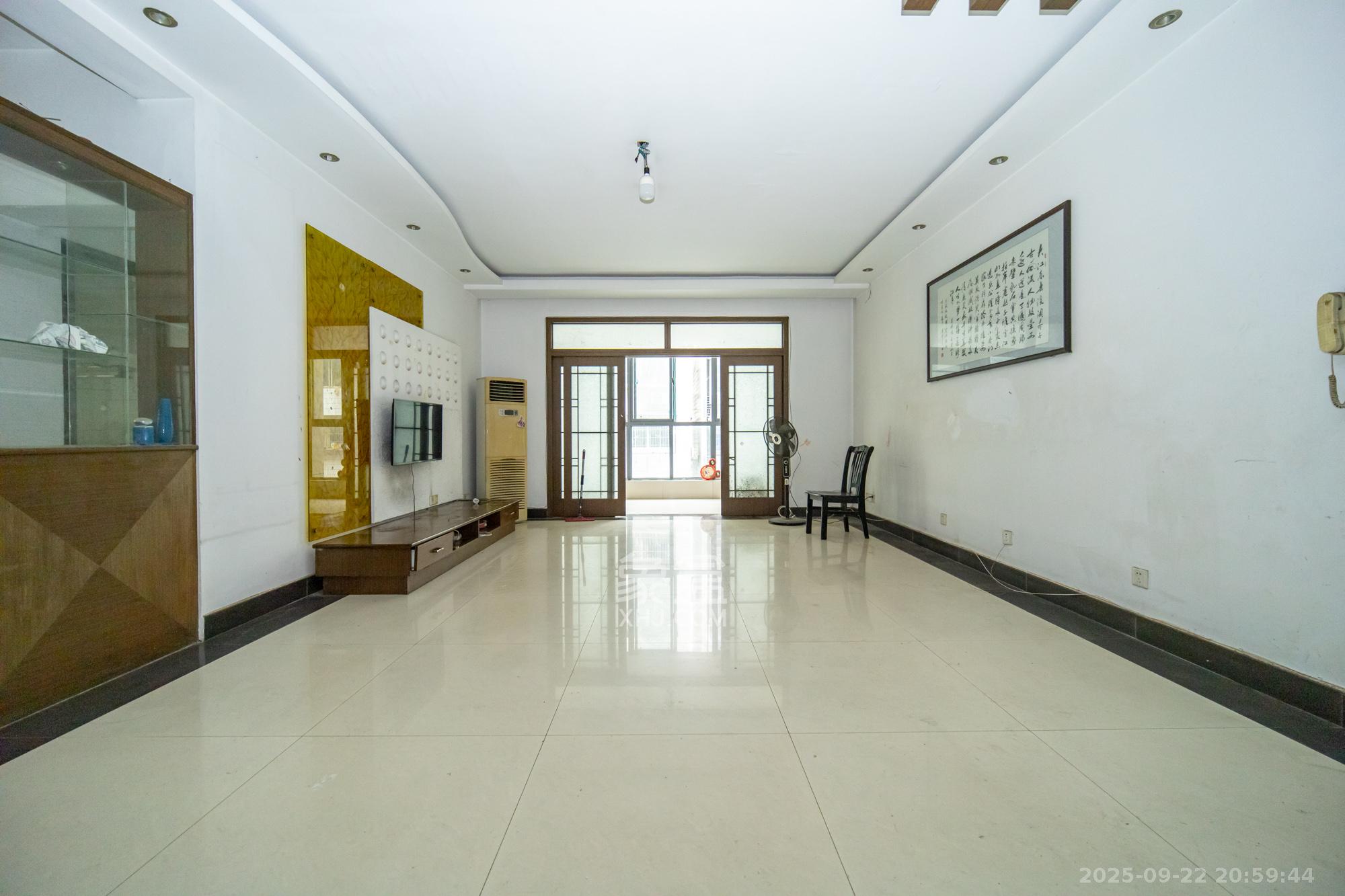 天星家园 4室2厅1卫 68.8万 天星家园 4室2厅1卫 68.8万客厅