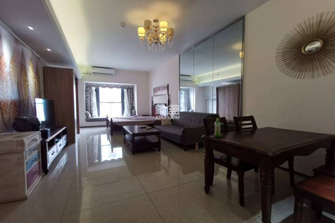 恒大外滩 1室1厅1卫 75.0万 恒大外滩 1室1厅1卫 75.0万客厅