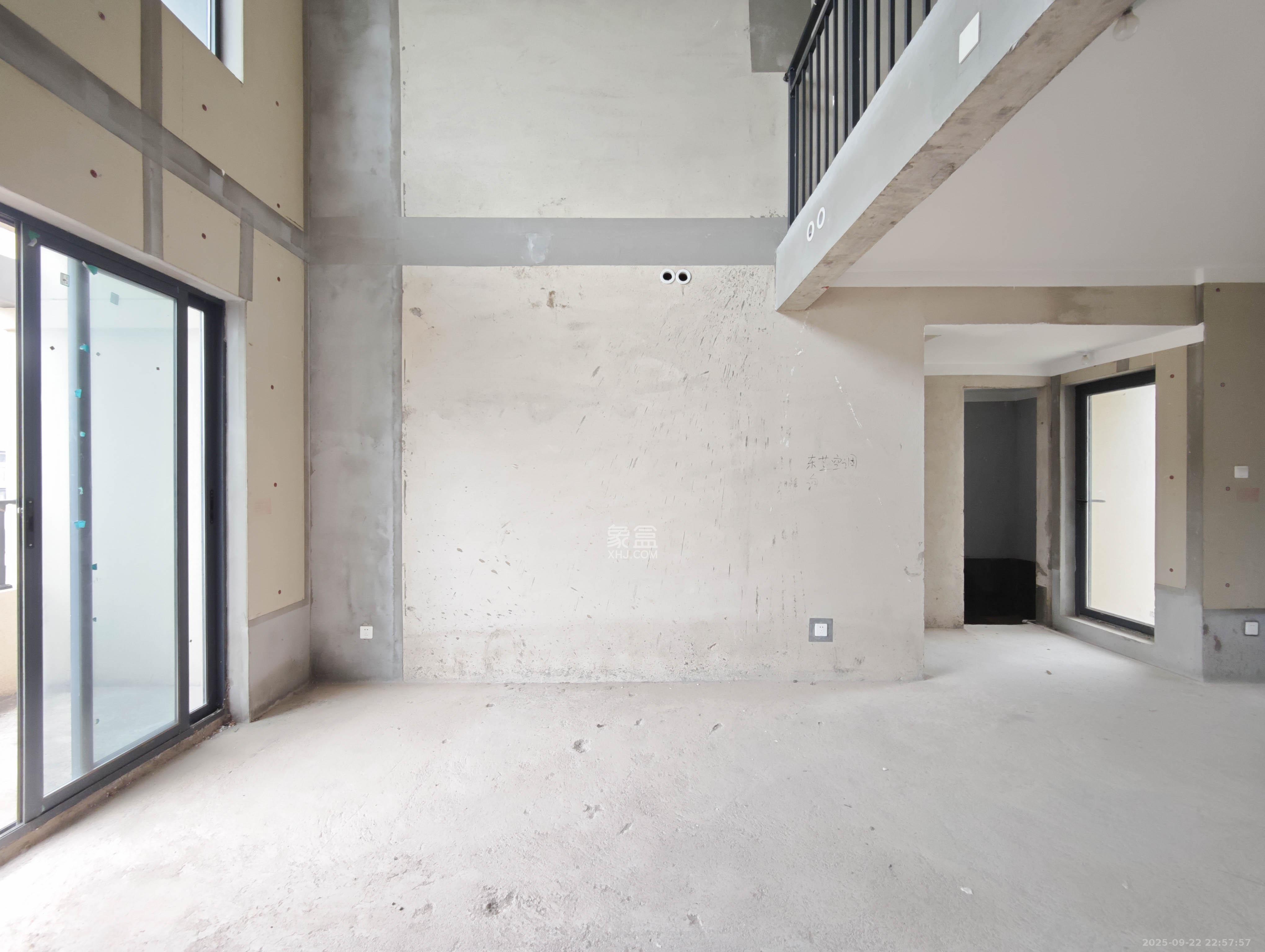 长房岭秀时代  5室3厅4卫    338.0万 长房岭秀时代  5室3厅4卫    338.0万