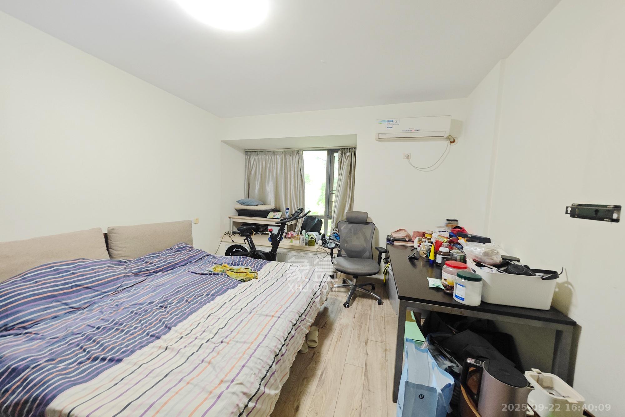 新城新世界一二三期 4室2厅2卫 135.0万 新城新世界一二三期 4室2厅2卫 135.0万卧室